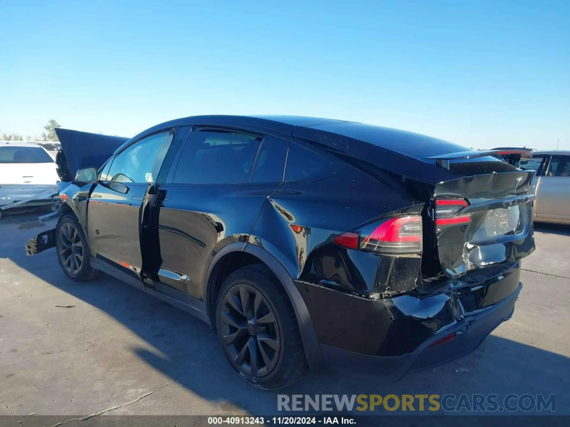 3 Photograph of a damaged car 7SAXCBE69NF332951 TESLA MODEL X 2022