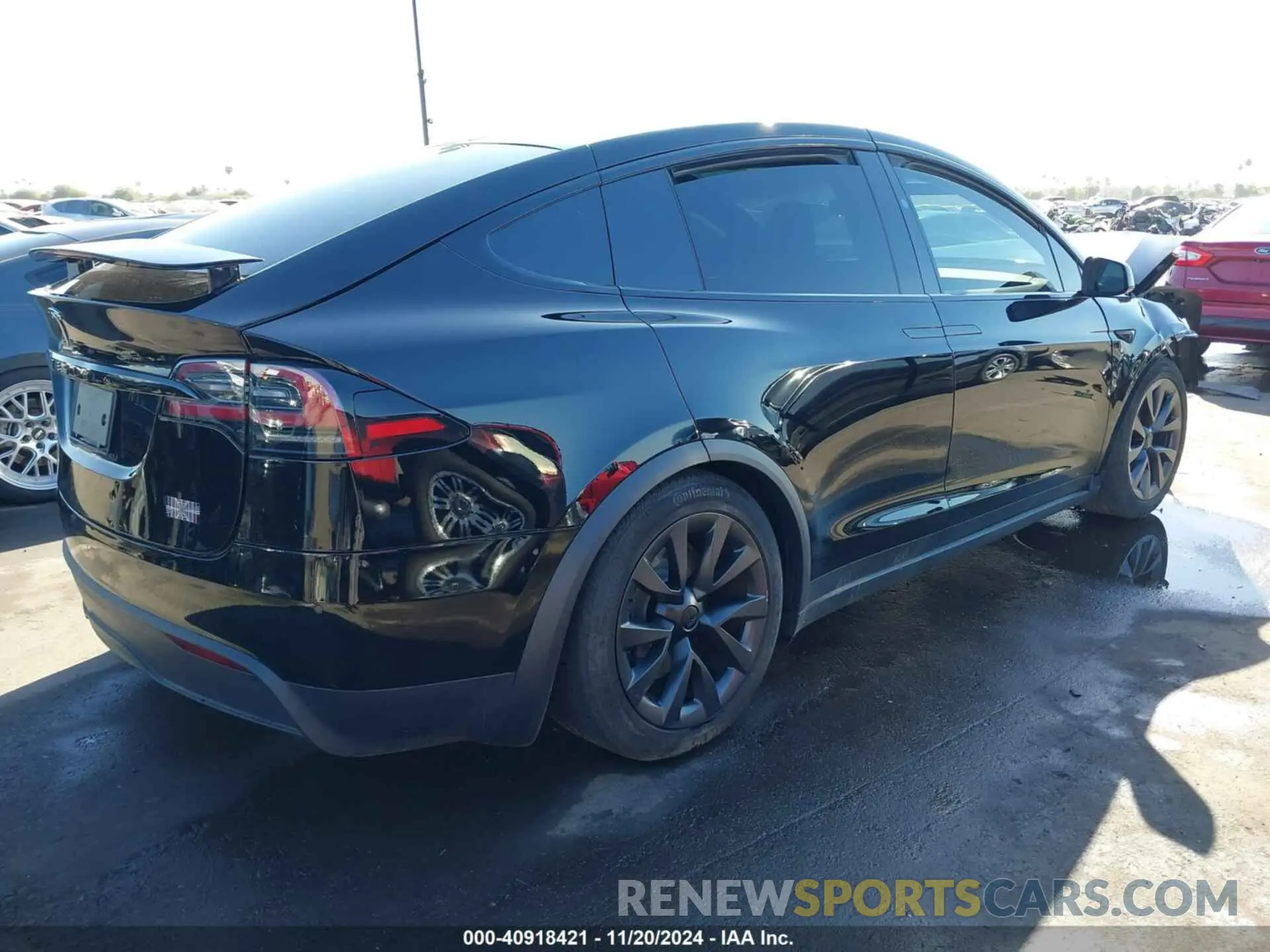 4 Photograph of a damaged car 7SAXCBE69NF349507 TESLA MODEL X 2022