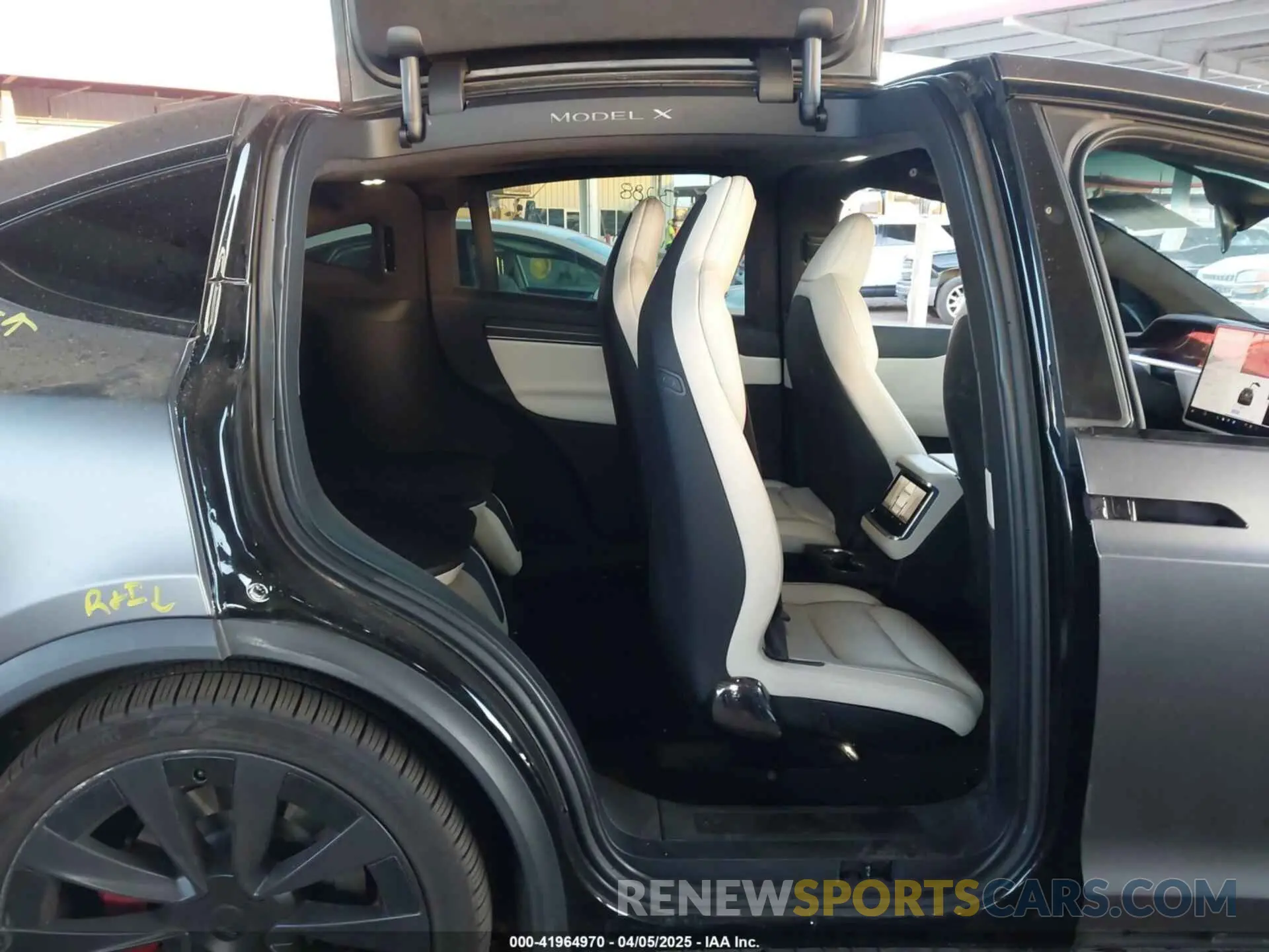 8 Photograph of a damaged car 7SAXCBE69NF352875 TESLA MODEL X 2022