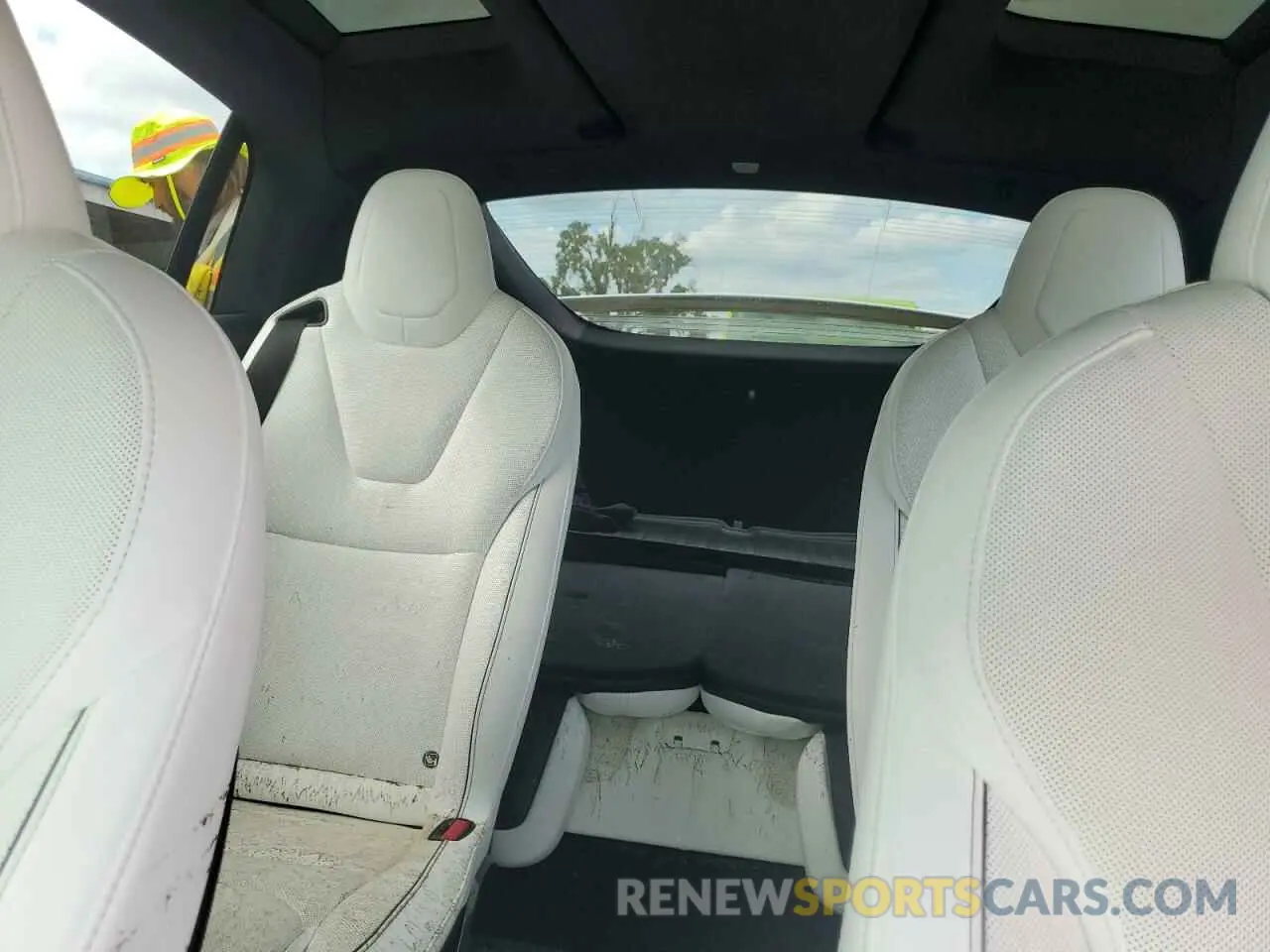 10 Photograph of a damaged car 7SAXCBE69NF354853 TESLA MODEL X 2022