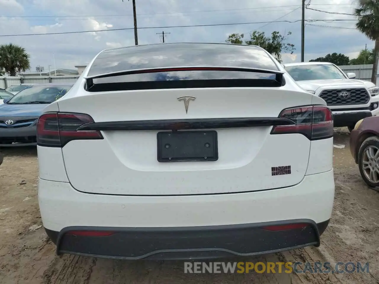 6 Photograph of a damaged car 7SAXCBE69NF354853 TESLA MODEL X 2022