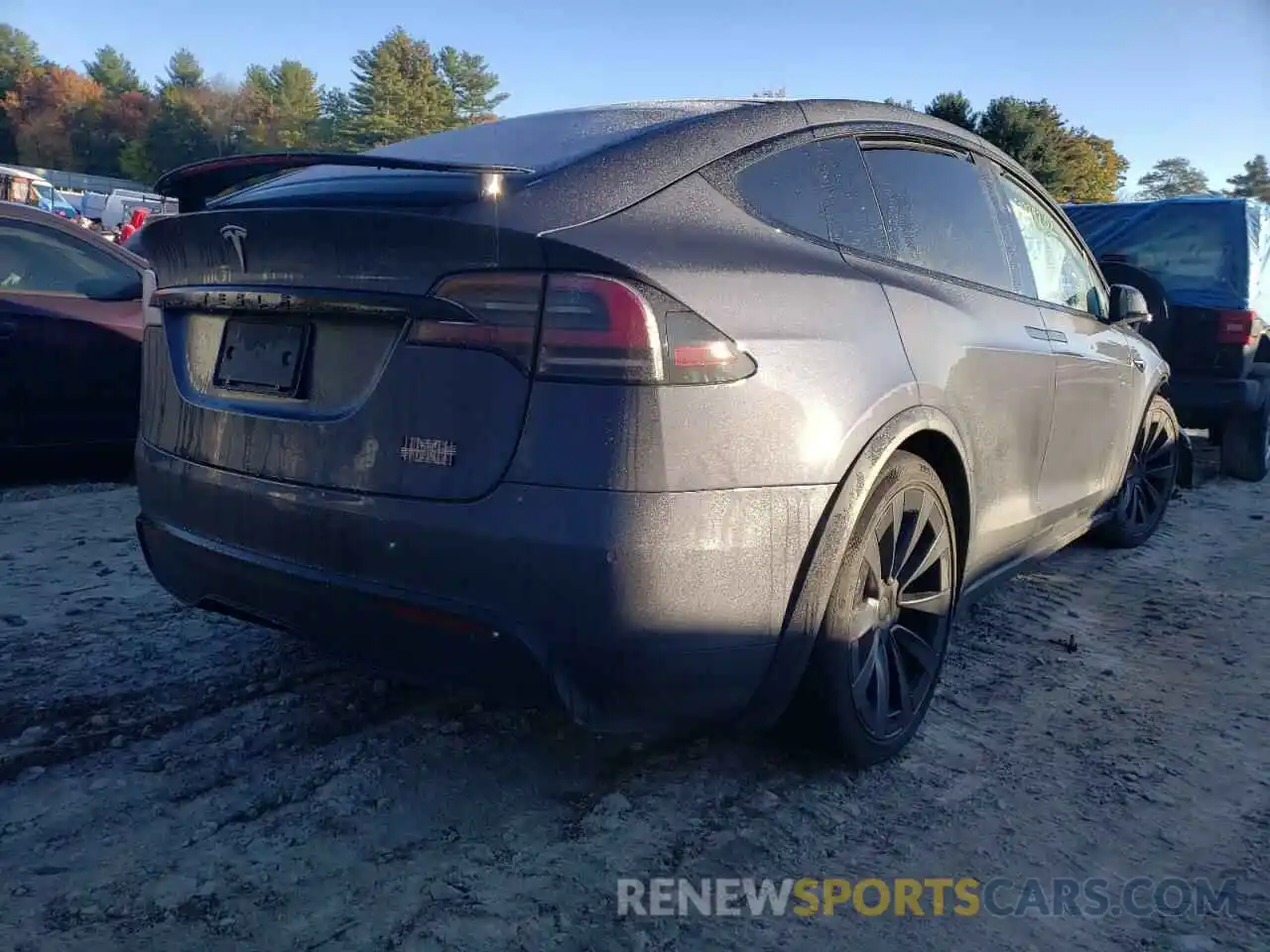 4 Photograph of a damaged car 7SAXCBE6XNF344056 TESLA MODEL X 2022