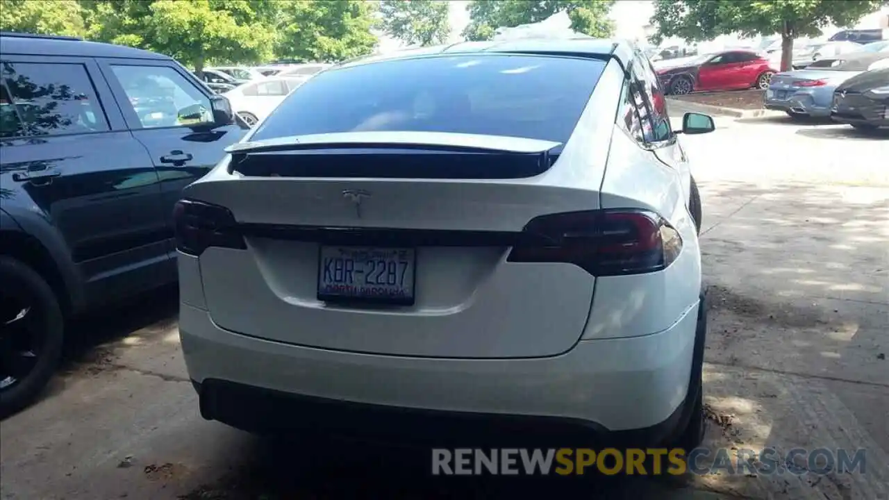 10 Photograph of a damaged car 7SAXCDE51NF342392 TESLA MODEL X 2022