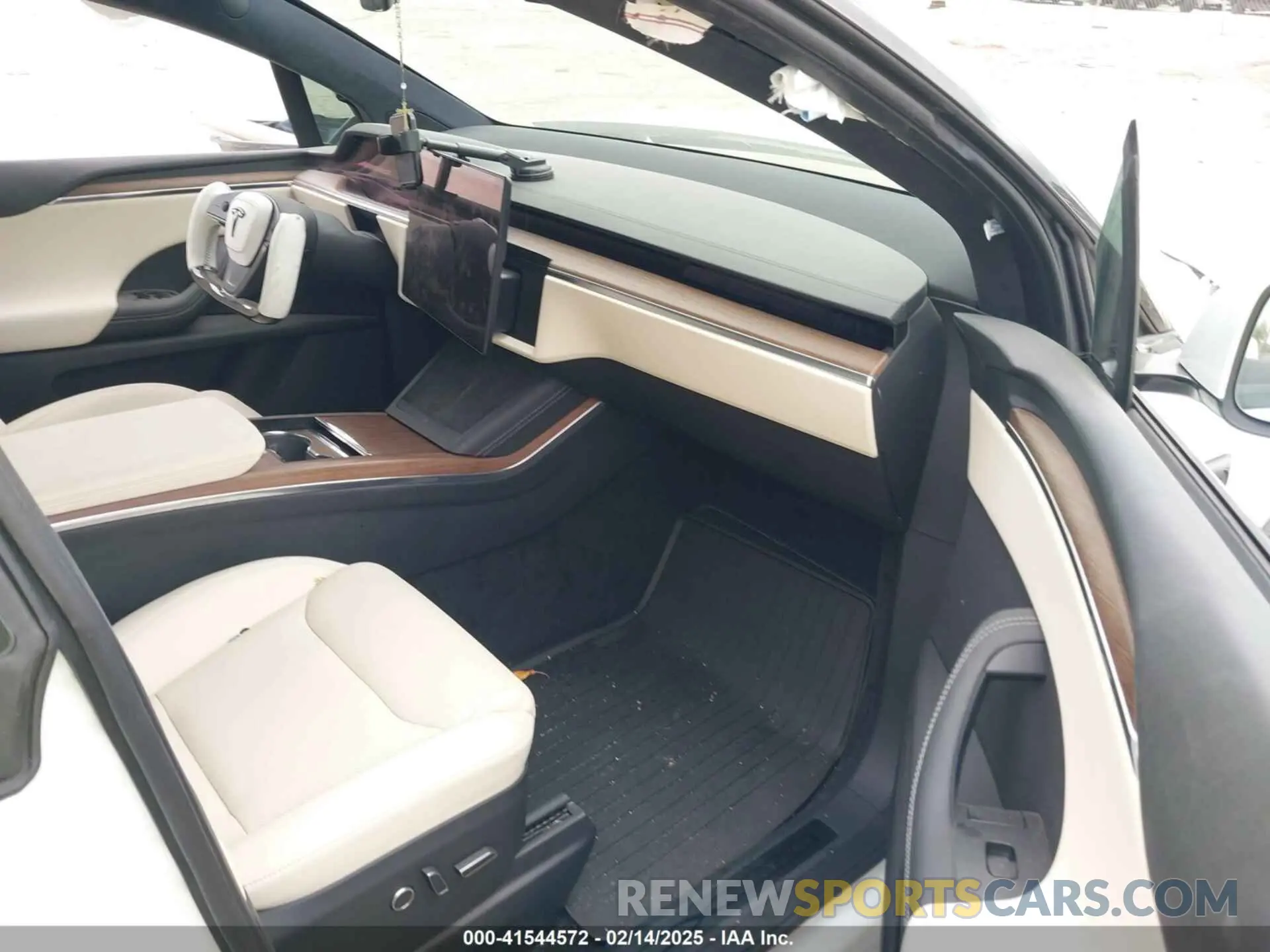 5 Photograph of a damaged car 7SAXCDE55NF360393 TESLA MODEL X 2022