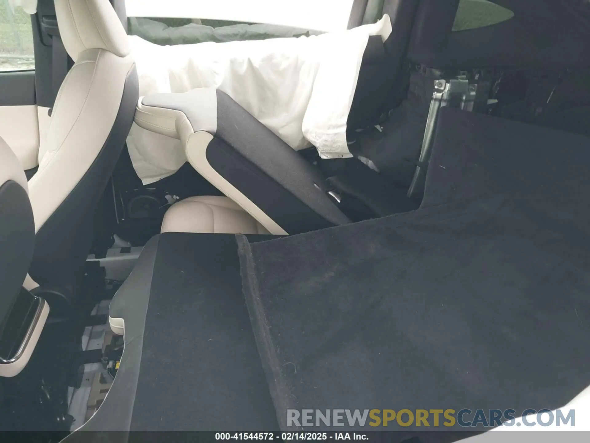 8 Photograph of a damaged car 7SAXCDE55NF360393 TESLA MODEL X 2022