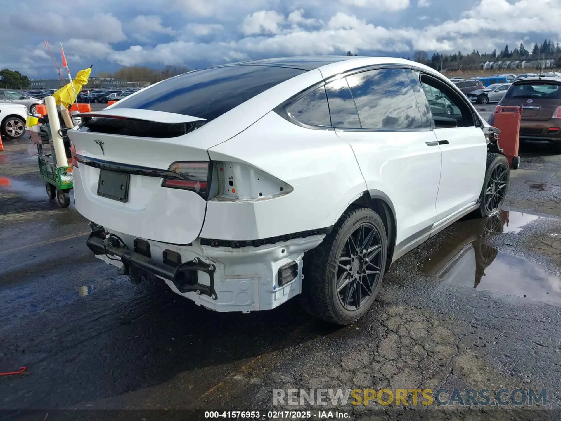 4 Photograph of a damaged car 7SAXCDE56NF360208 TESLA MODEL X 2022