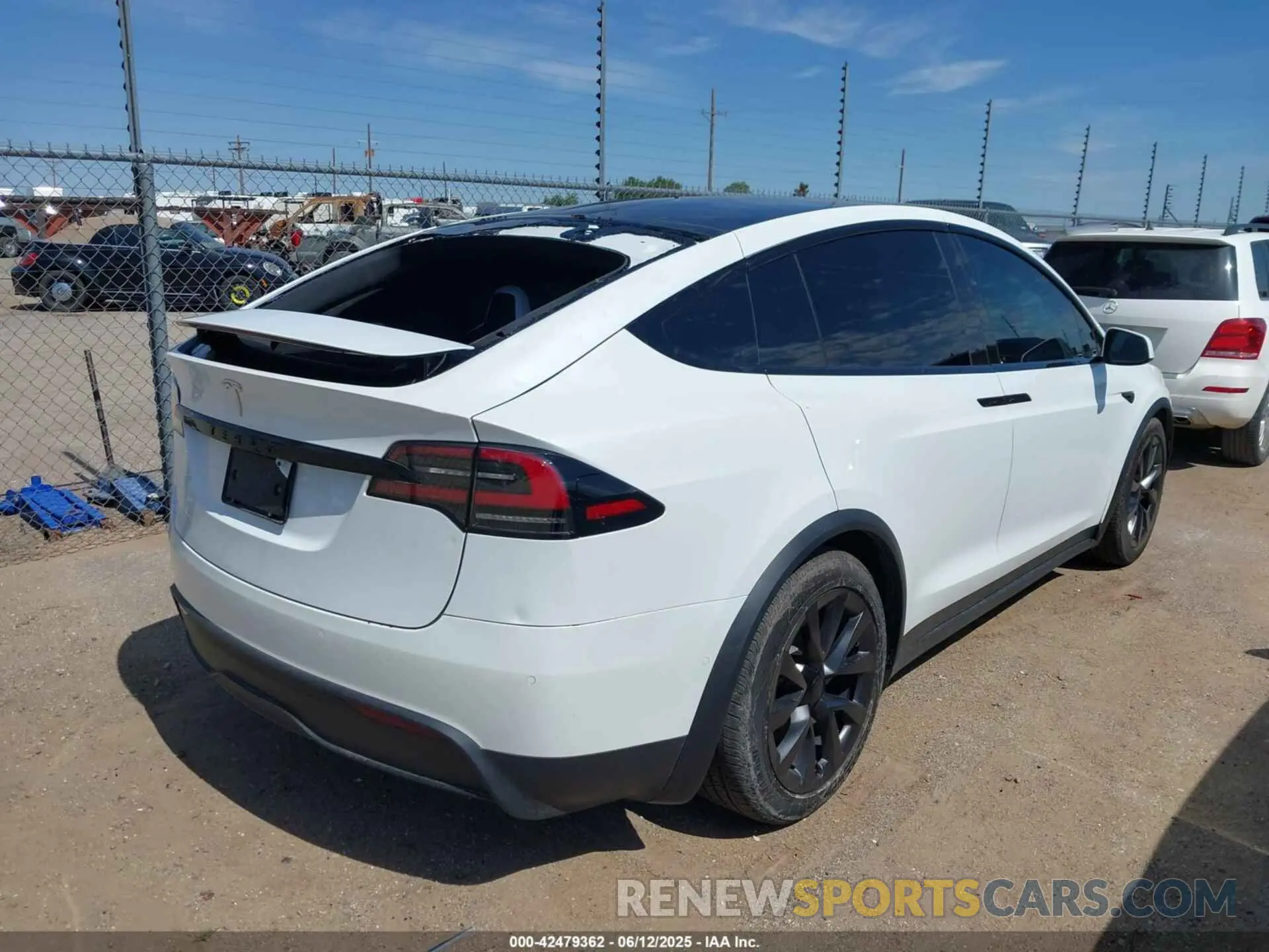 4 Photograph of a damaged car 7SAXCDE57NF340758 TESLA MODEL X 2022