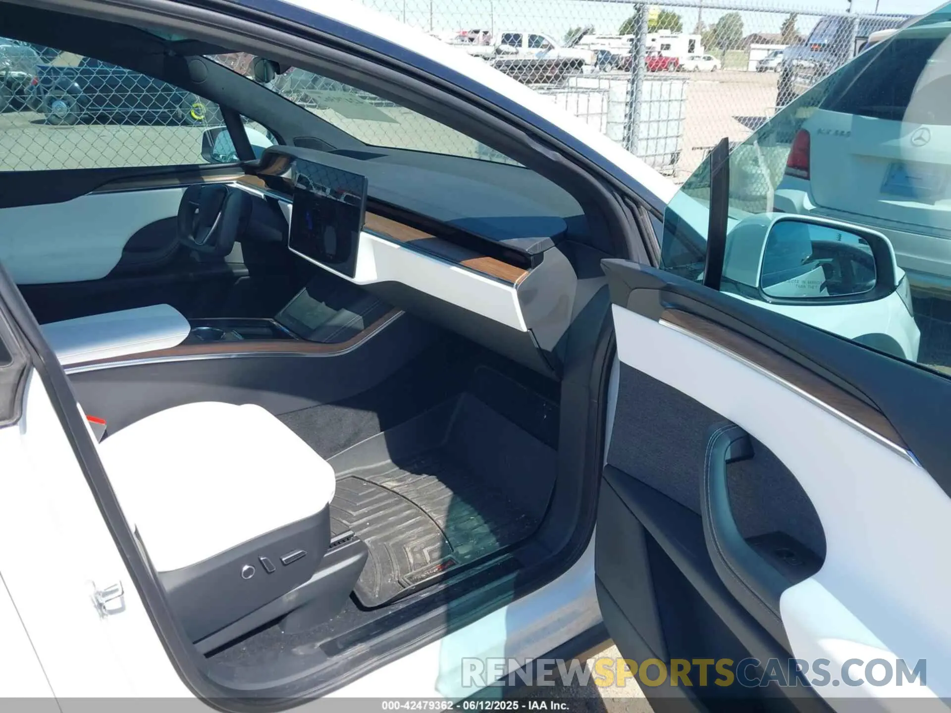 5 Photograph of a damaged car 7SAXCDE57NF340758 TESLA MODEL X 2022