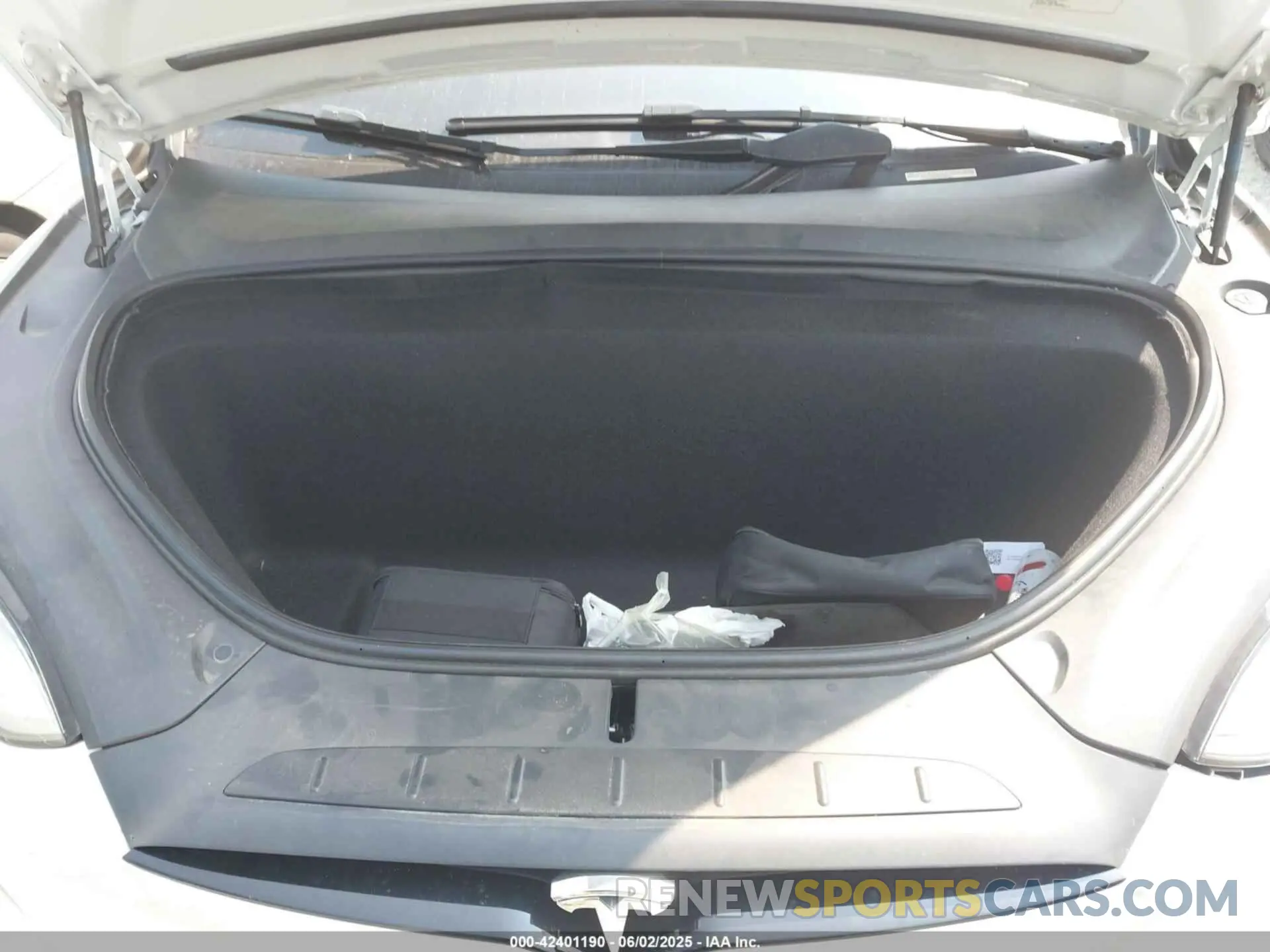 10 Photograph of a damaged car 7SAXCDE58NF356340 TESLA MODEL X 2022