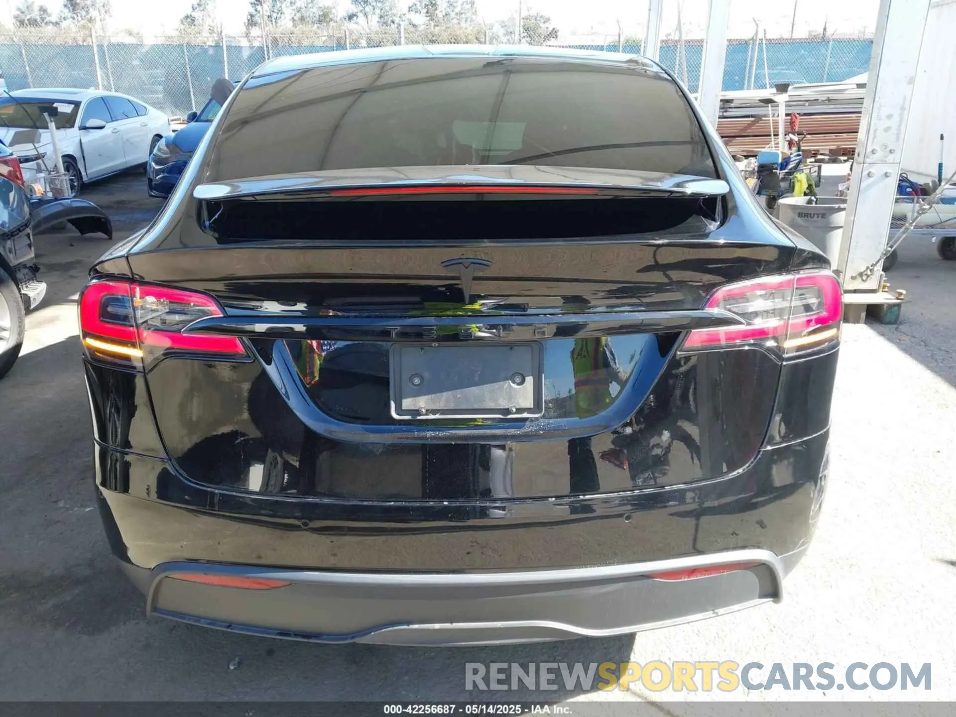 17 Photograph of a damaged car 7SAXCDE5XNF335585 TESLA MODEL X 2022