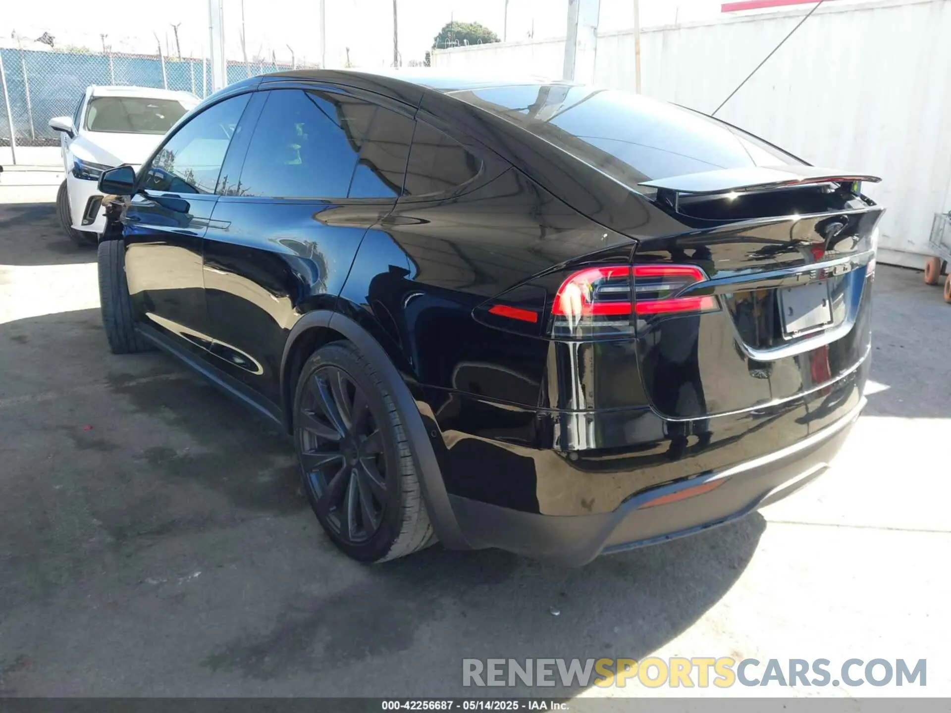 3 Photograph of a damaged car 7SAXCDE5XNF335585 TESLA MODEL X 2022