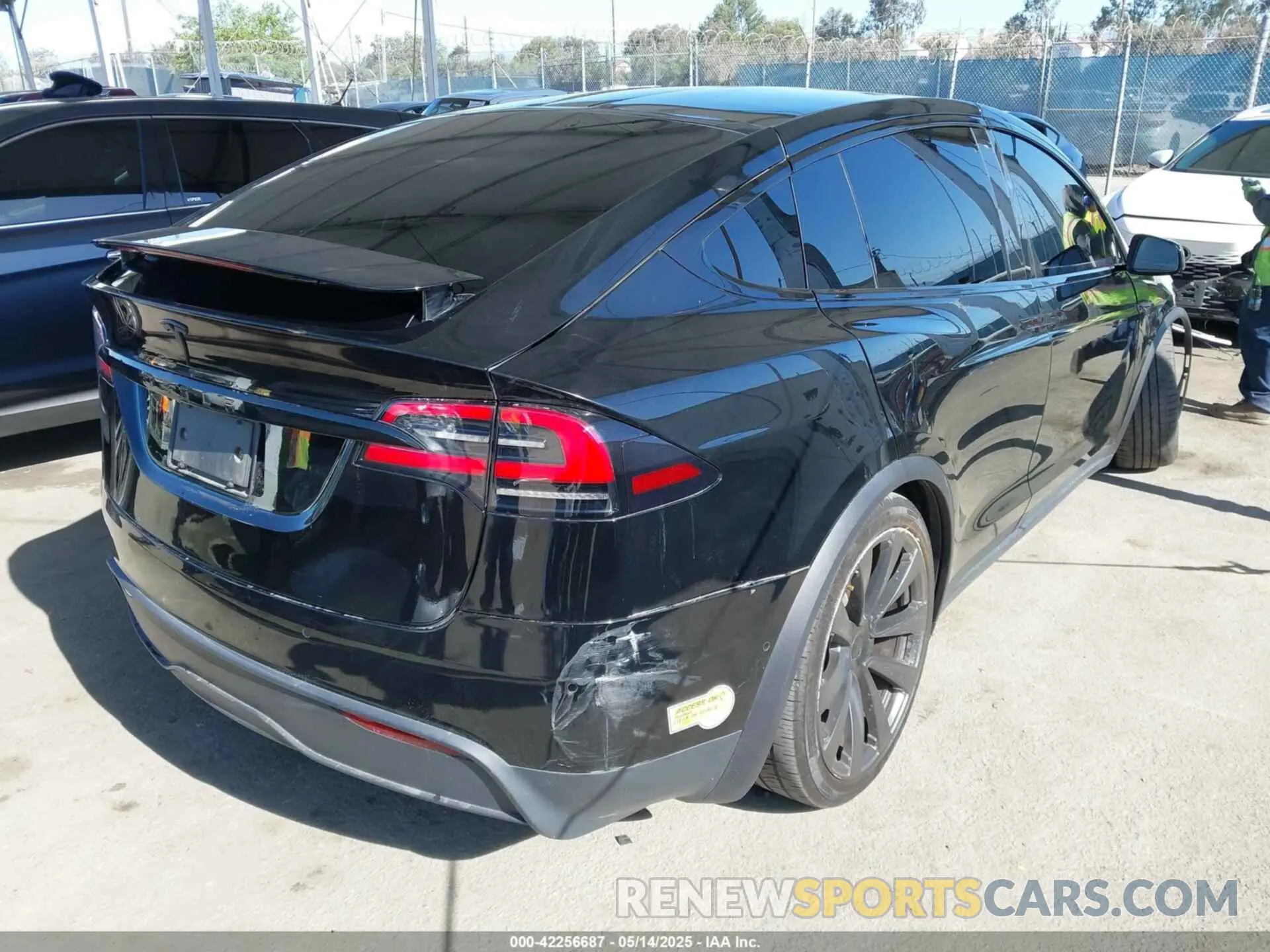 4 Photograph of a damaged car 7SAXCDE5XNF335585 TESLA MODEL X 2022