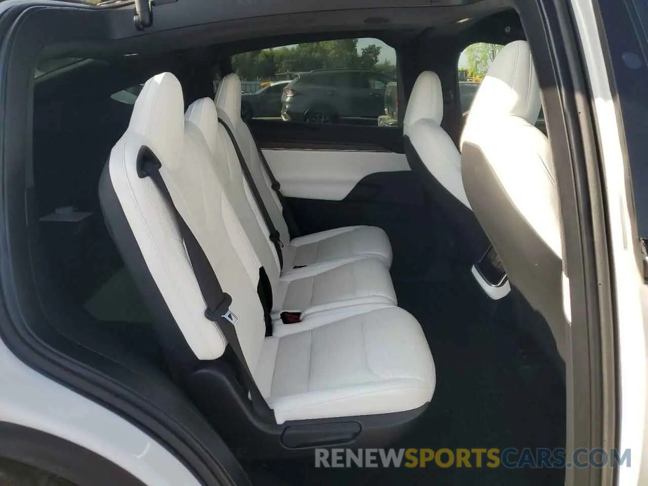 10 Photograph of a damaged car 7SAXCDE5XNF342519 TESLA MODEL X 2022