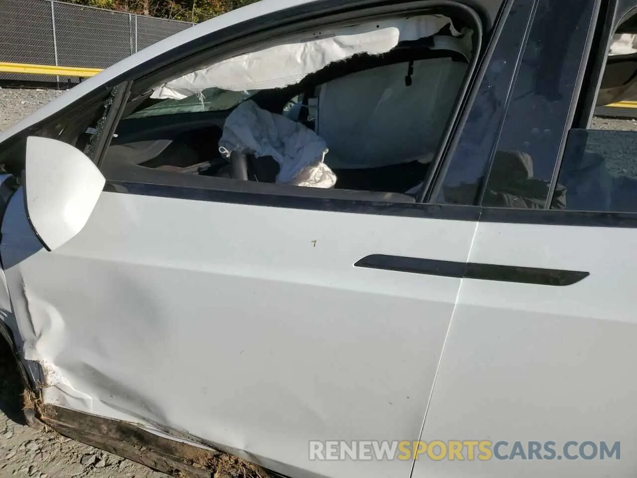 7 Photograph of a damaged car 7SAXCAE51PF380433 TESLA MODEL X 2023