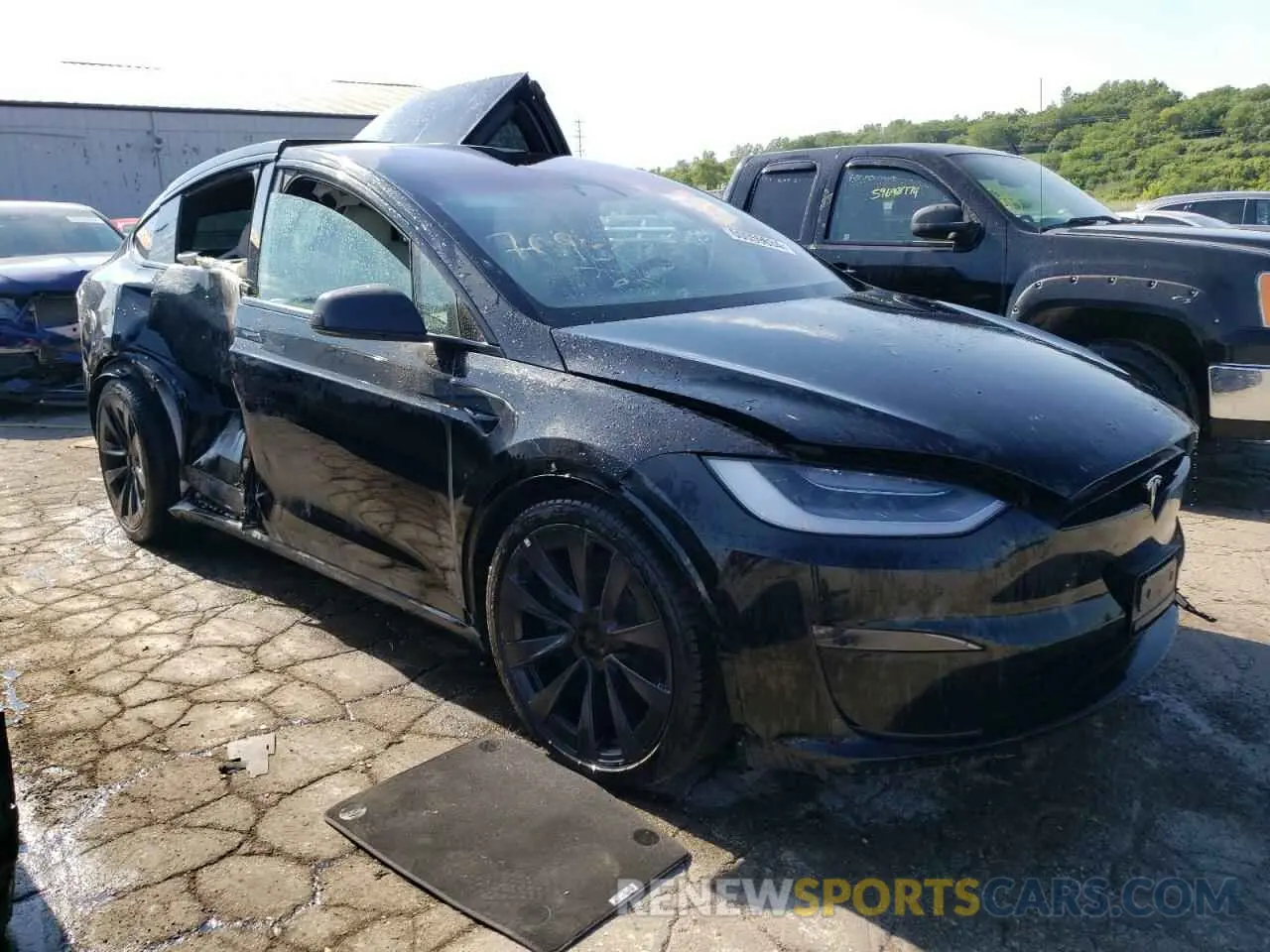 4 Photograph of a damaged car 7SAXCAE53PF391532 TESLA MODEL X 2023