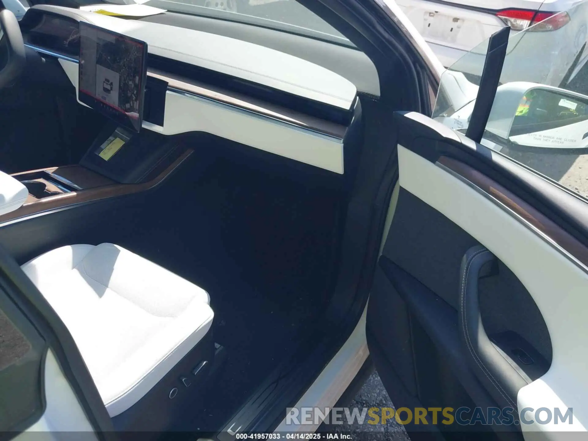 5 Photograph of a damaged car 7SAXCAE57PF385202 TESLA MODEL X 2023