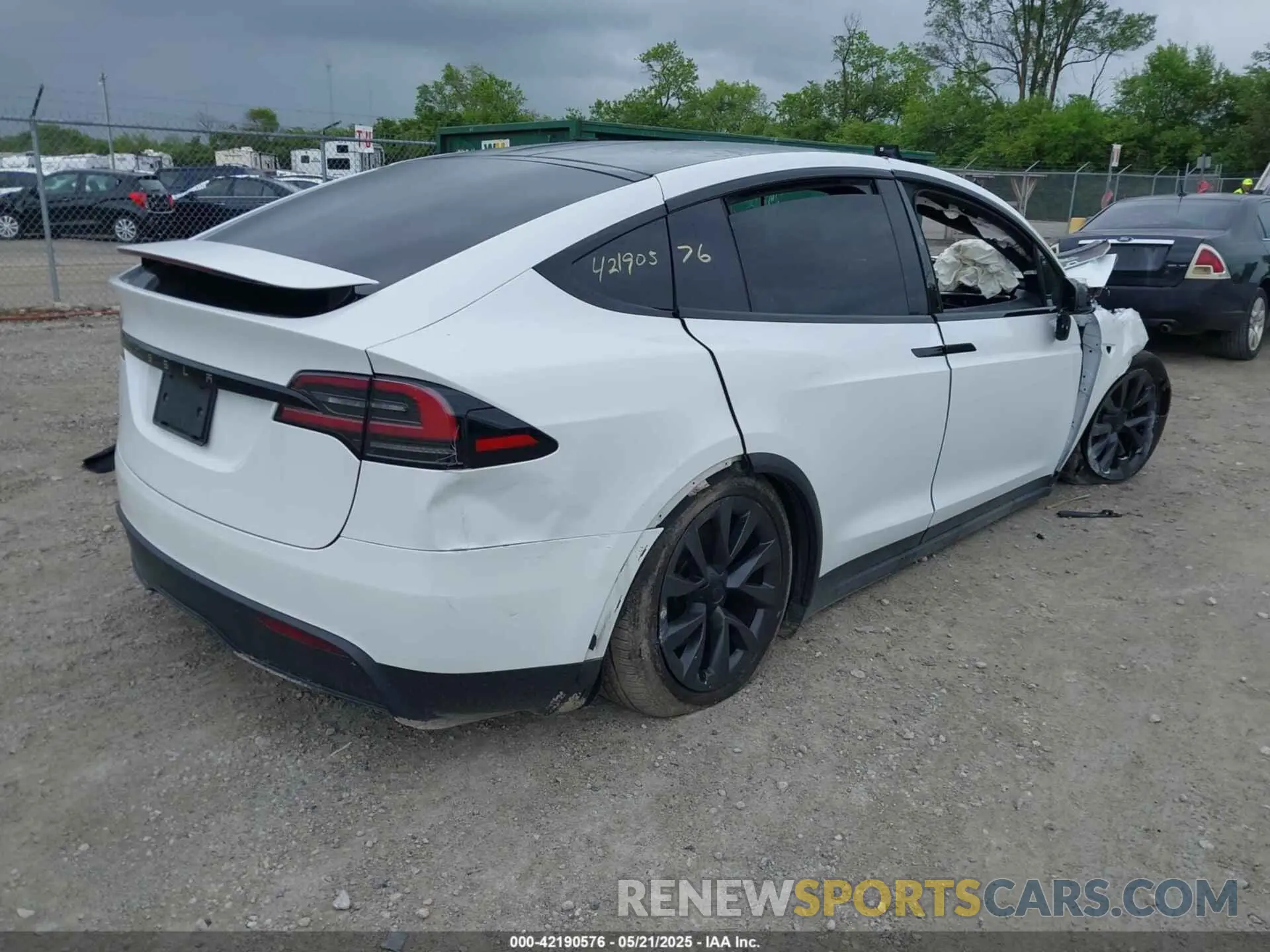 4 Photograph of a damaged car 7SAXCAE58PF385595 TESLA MODEL X 2023