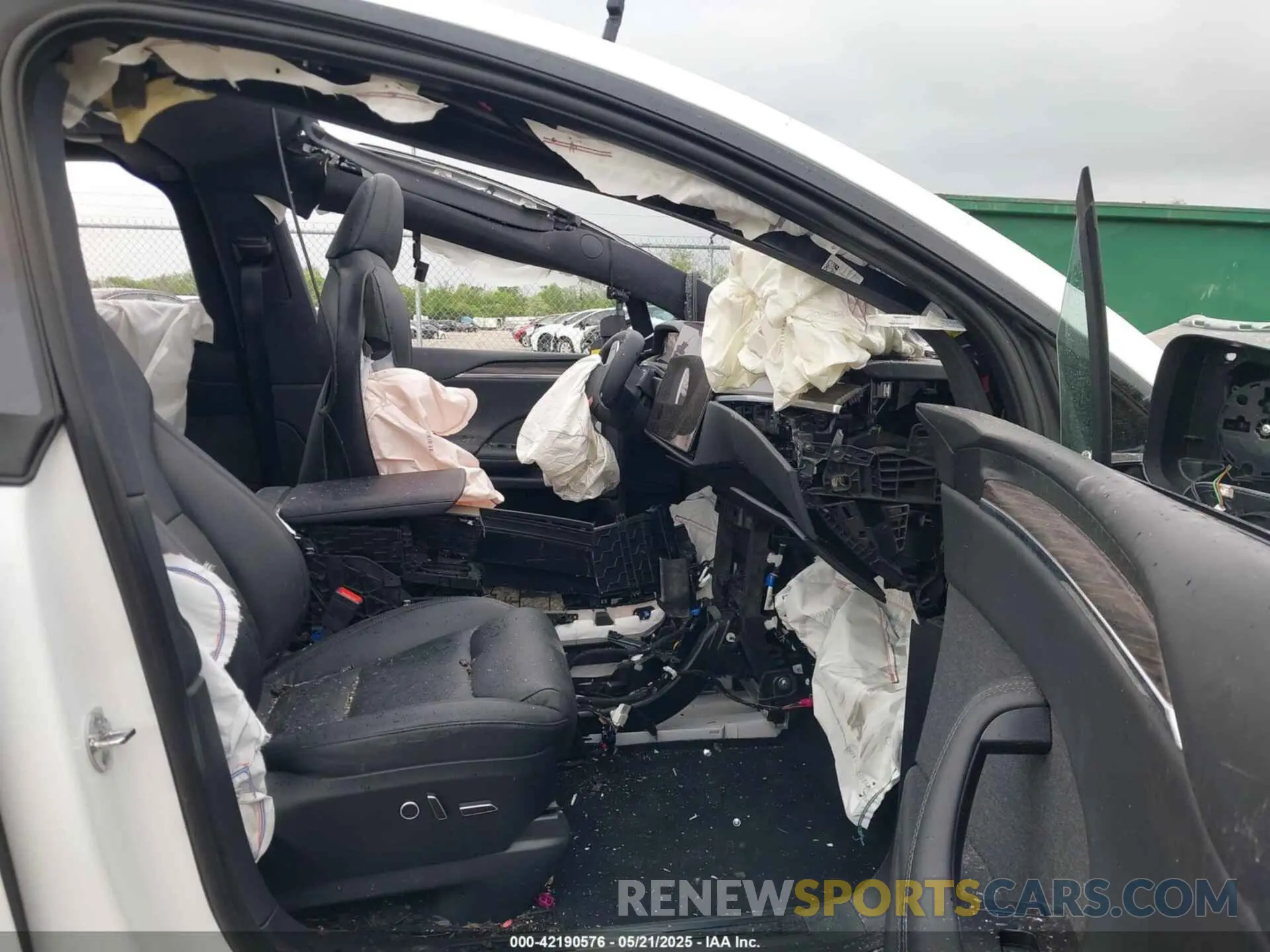 5 Photograph of a damaged car 7SAXCAE58PF385595 TESLA MODEL X 2023