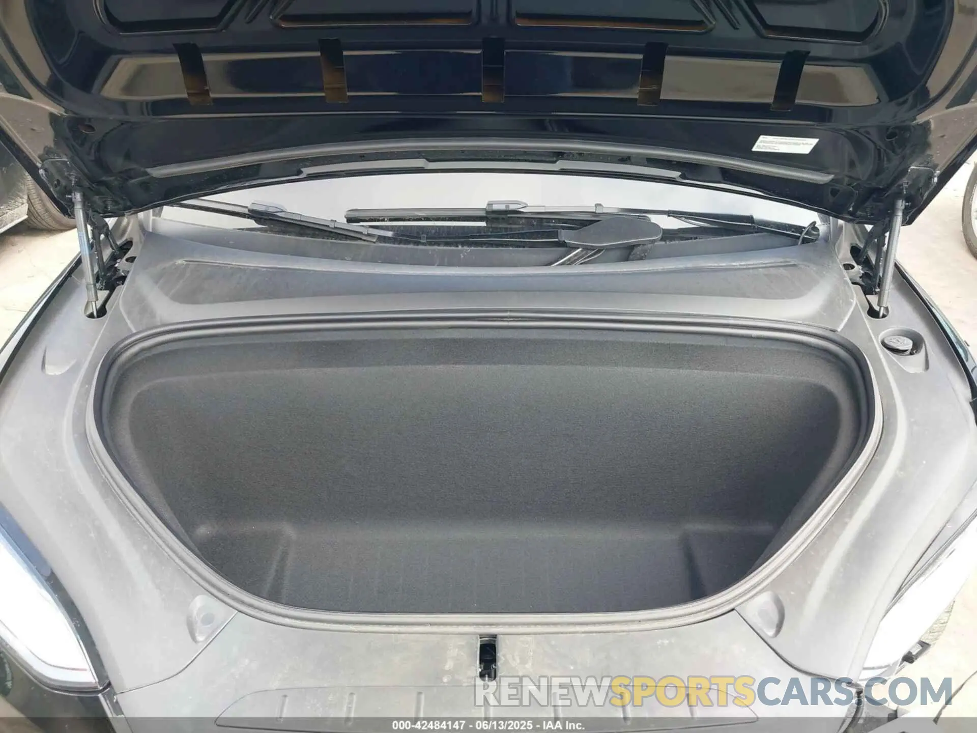 10 Photograph of a damaged car 7SAXCAE59PF400623 TESLA MODEL X 2023
