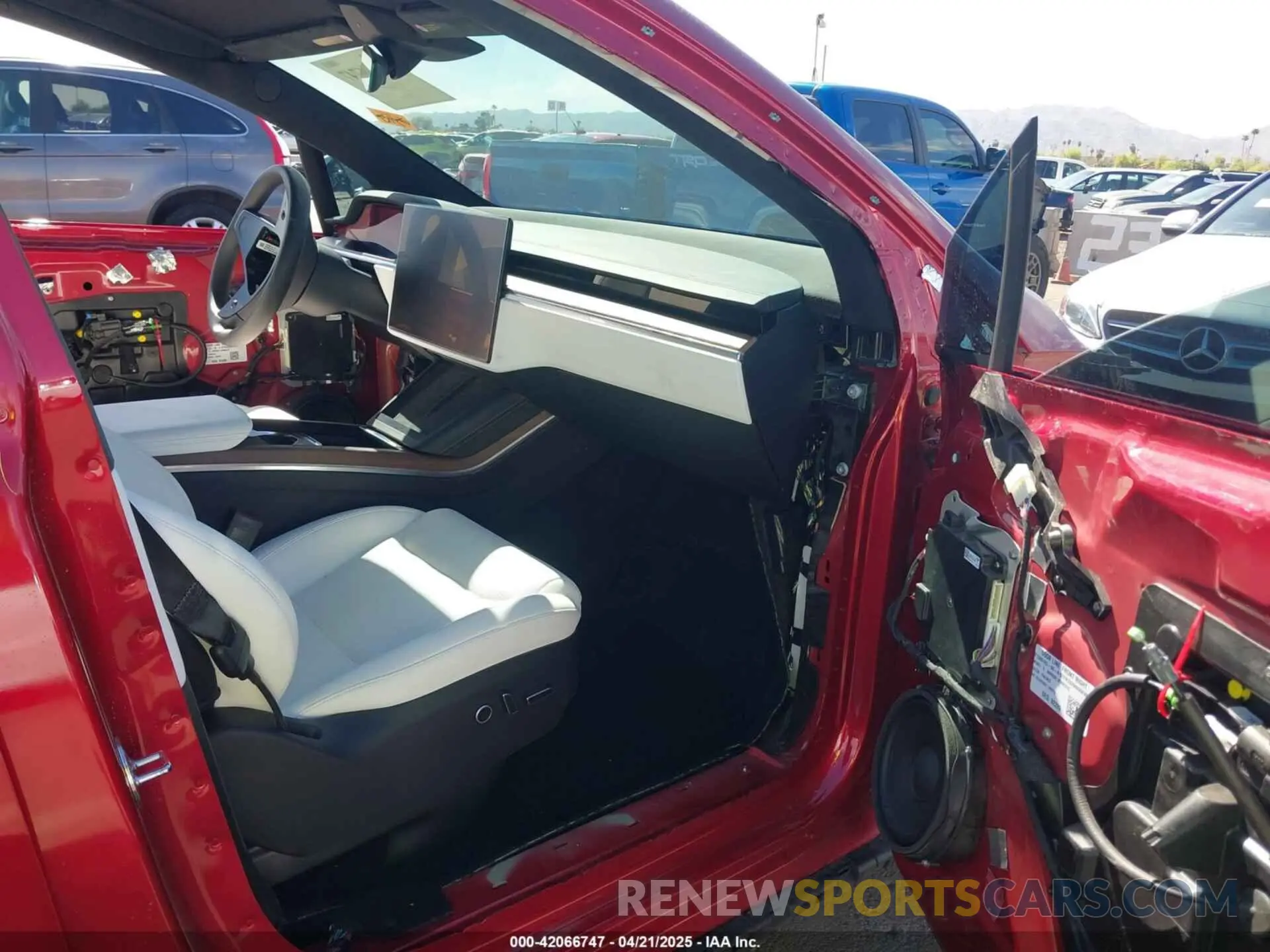 5 Photograph of a damaged car 7SAXCBE52PF416278 TESLA MODEL X 2023