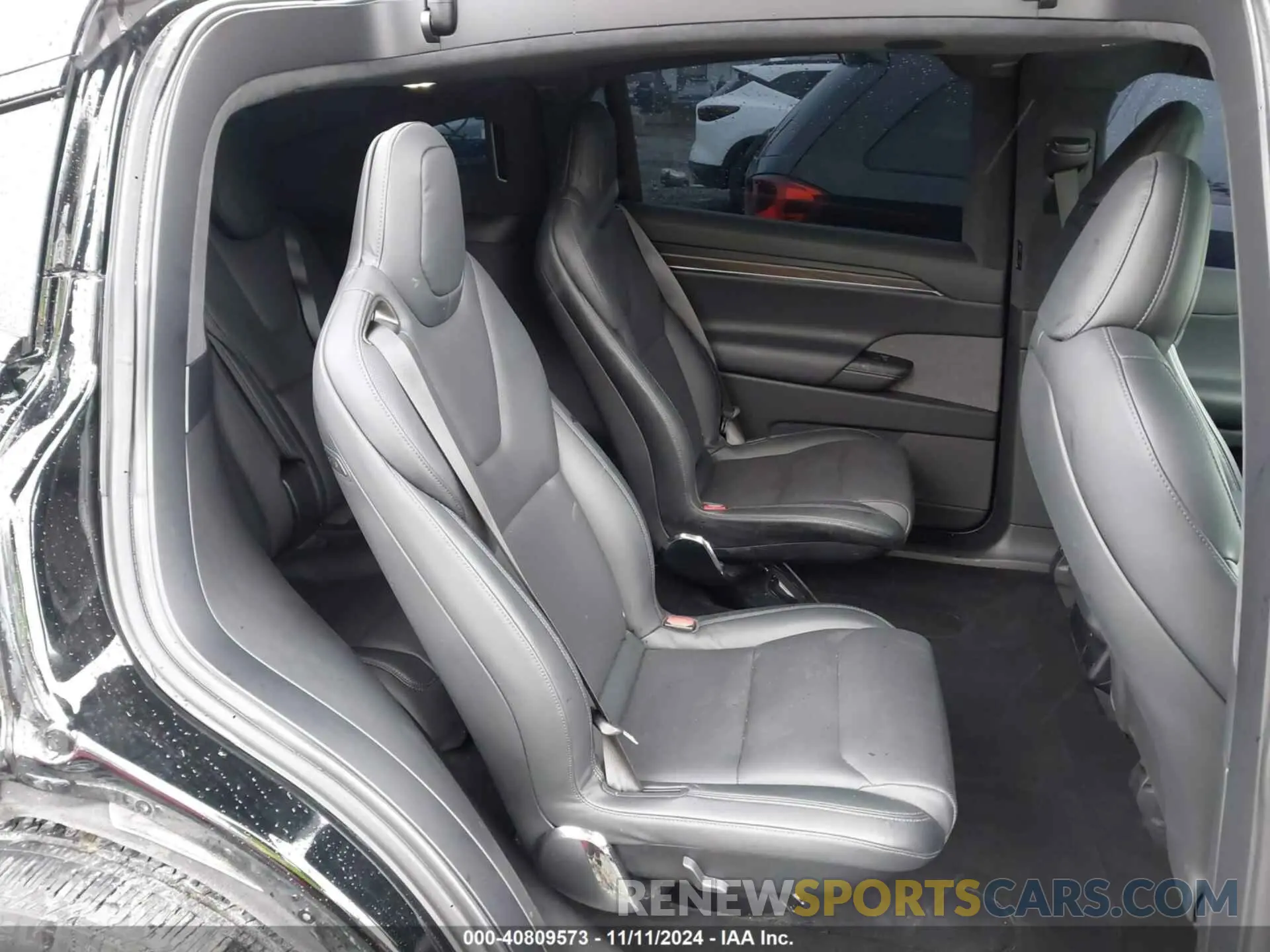 8 Photograph of a damaged car 7SAXCBE53PF378415 TESLA MODEL X 2023