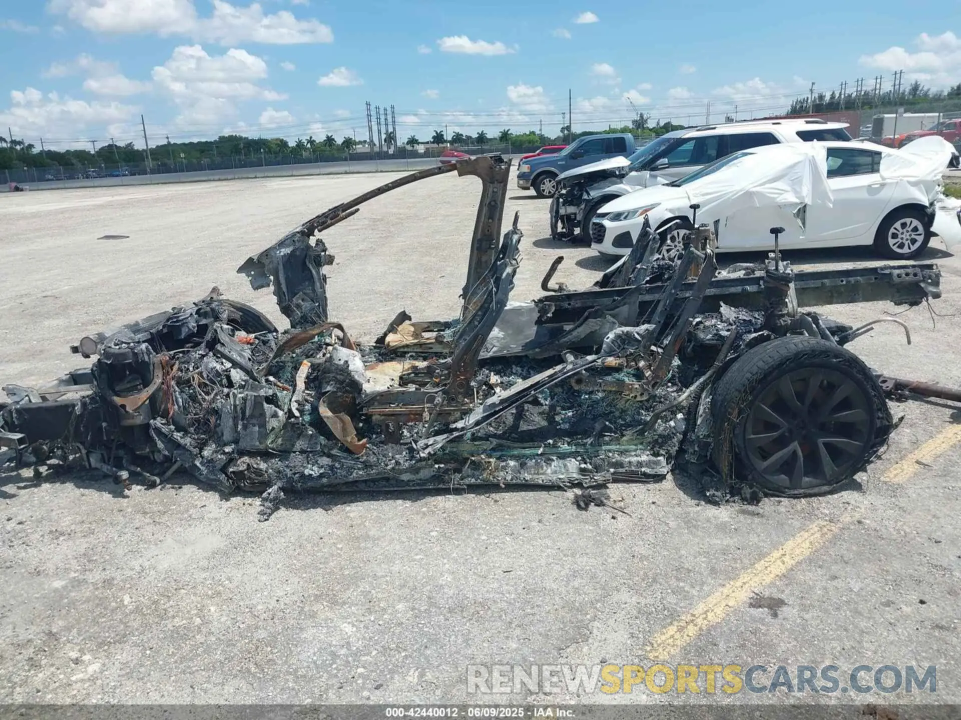 13 Photograph of a damaged car 7SAXCBE54PF368072 TESLA MODEL X 2023
