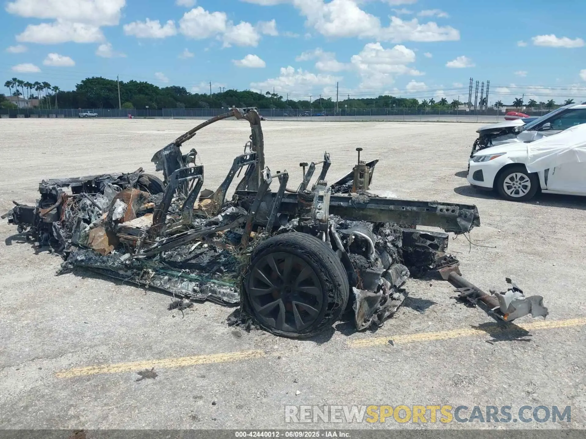3 Photograph of a damaged car 7SAXCBE54PF368072 TESLA MODEL X 2023