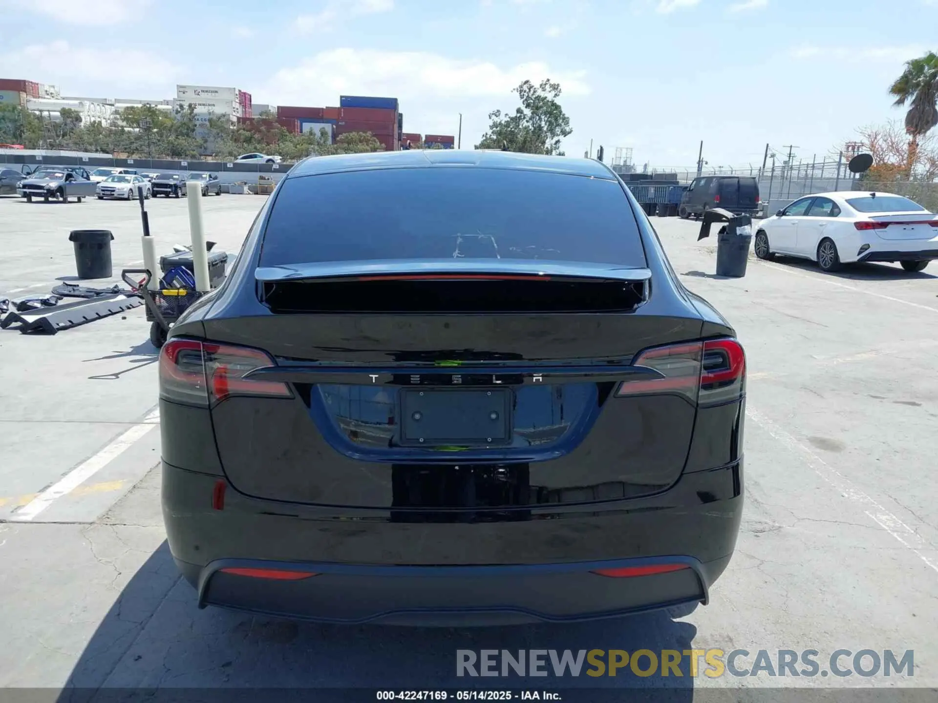 16 Photograph of a damaged car 7SAXCBE54PF429579 TESLA MODEL X 2023