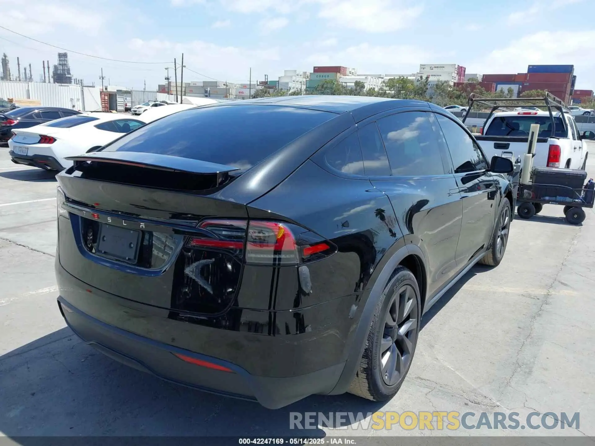 4 Photograph of a damaged car 7SAXCBE54PF429579 TESLA MODEL X 2023