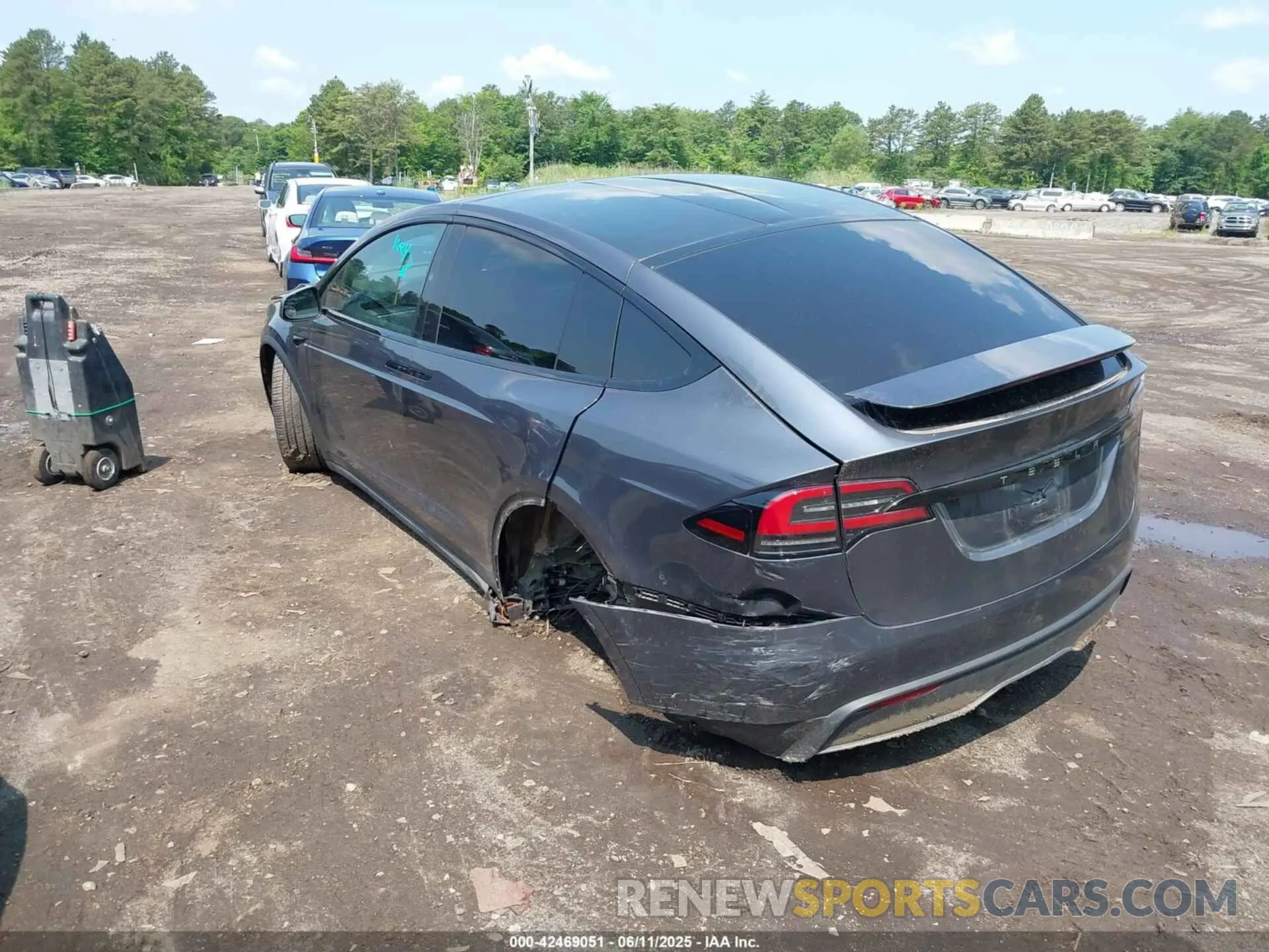 3 Photograph of a damaged car 7SAXCBE55PF411222 TESLA MODEL X 2023