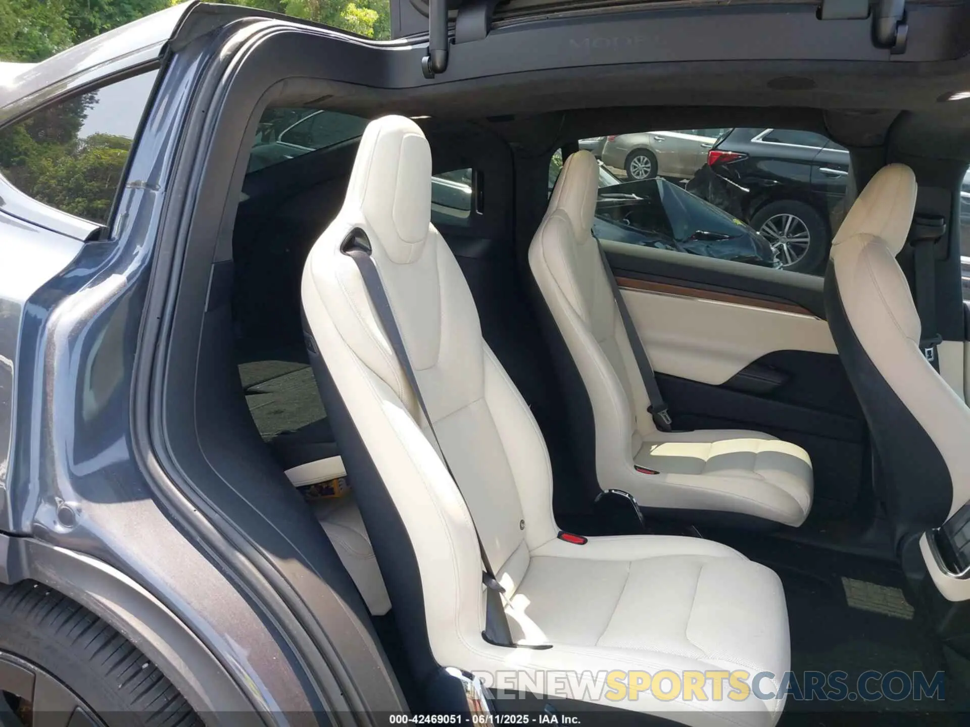8 Photograph of a damaged car 7SAXCBE55PF411222 TESLA MODEL X 2023