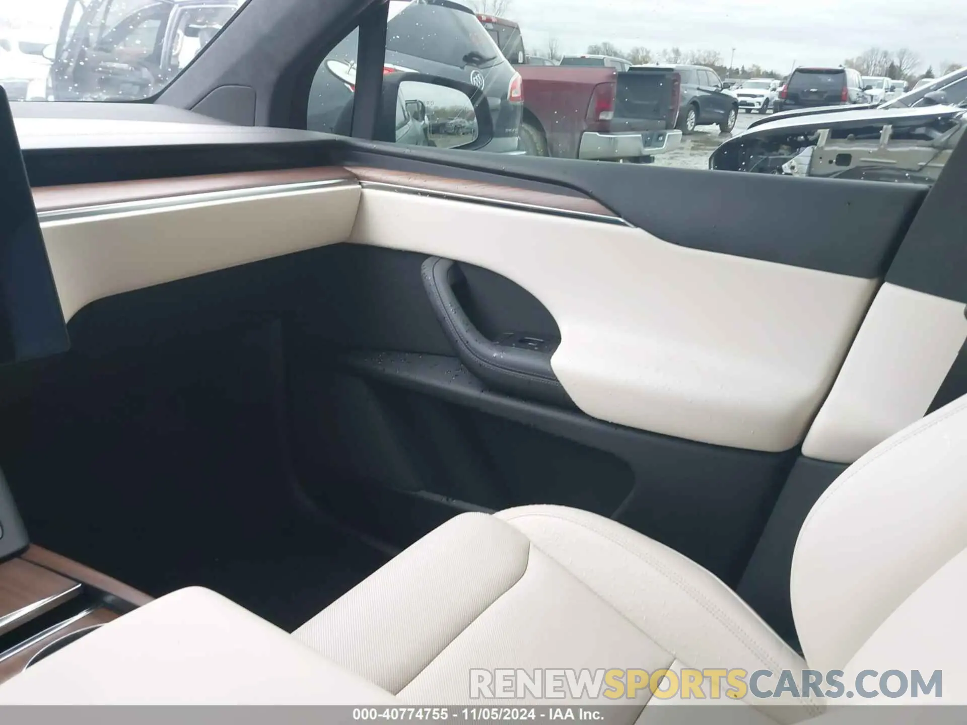 5 Photograph of a damaged car 7SAXCBE55PF425587 TESLA MODEL X 2023