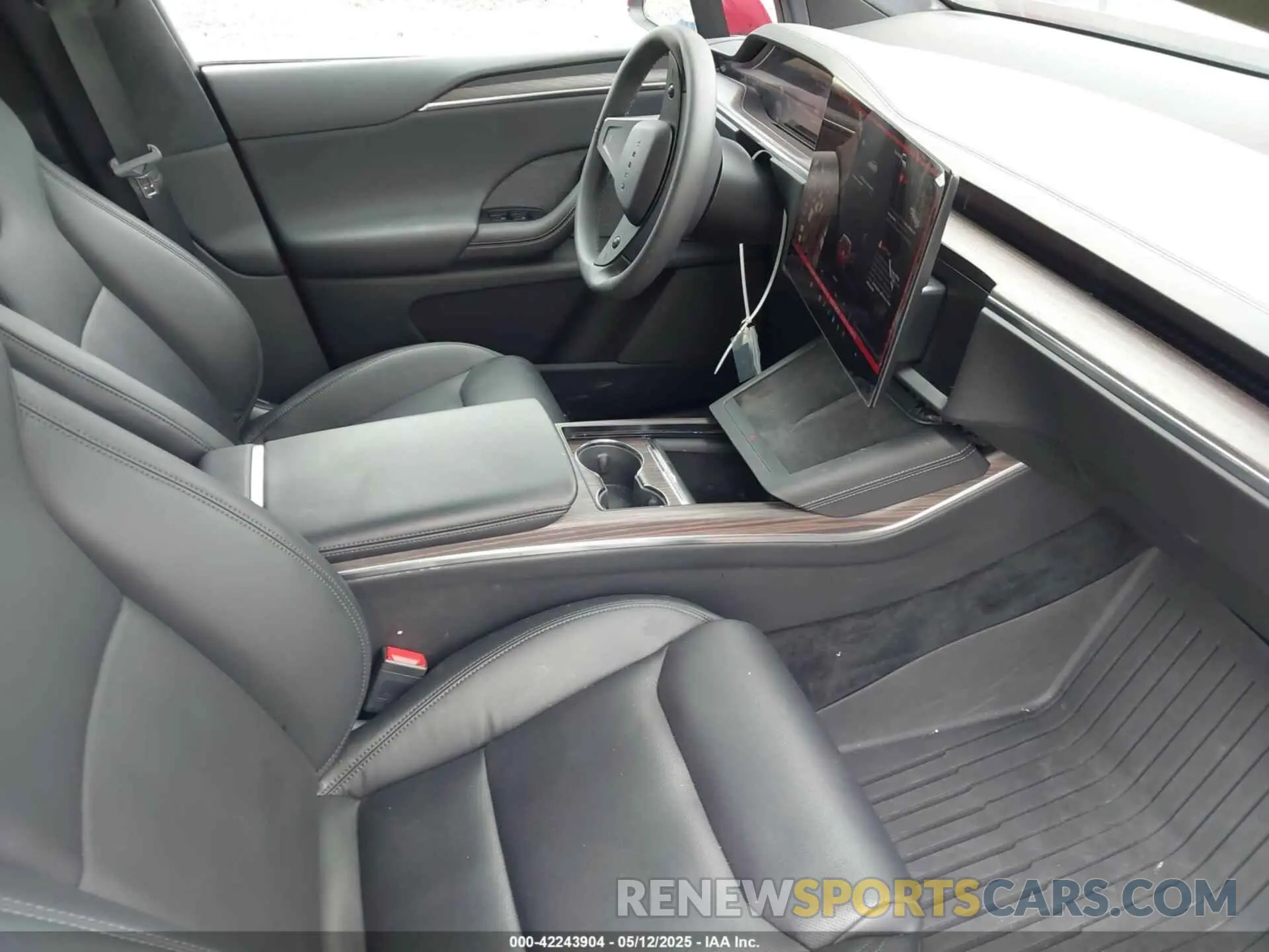 5 Photograph of a damaged car 7SAXCBE56PF368087 TESLA MODEL X 2023