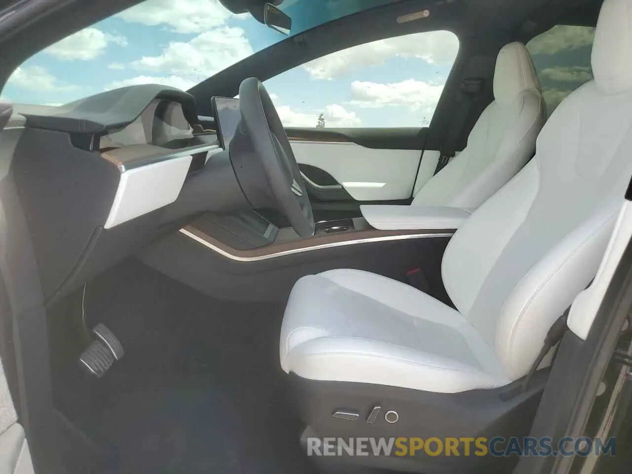 7 Photograph of a damaged car 7SAXCBE56PF425582 TESLA MODEL X 2023