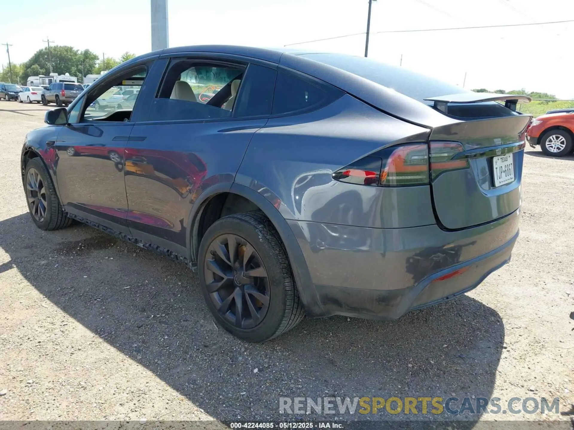 3 Photograph of a damaged car 7SAXCBE57PF384895 TESLA MODEL X 2023