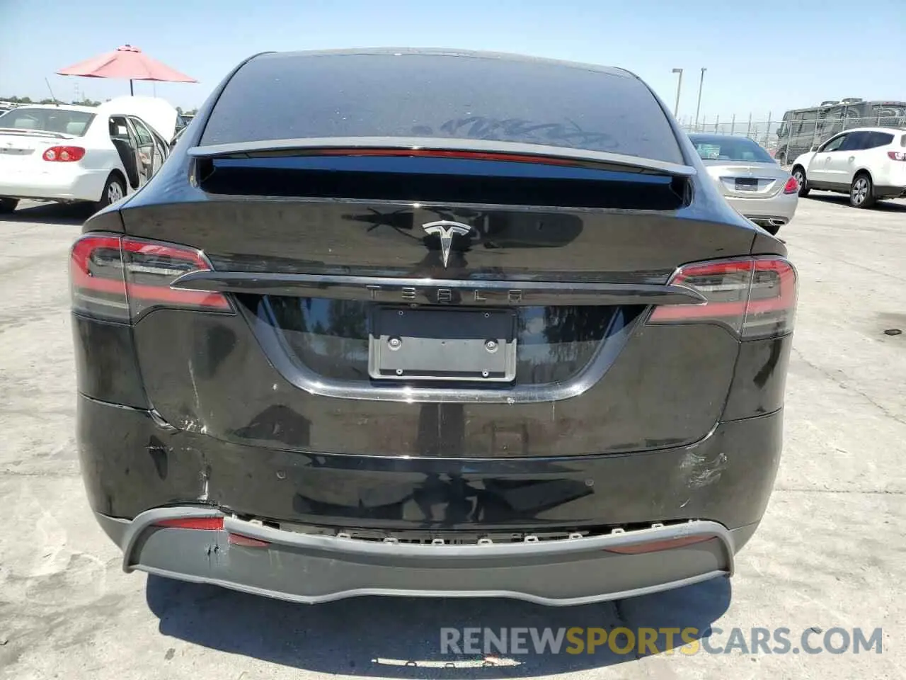 6 Photograph of a damaged car 7SAXCBE59PF377642 TESLA MODEL X 2023