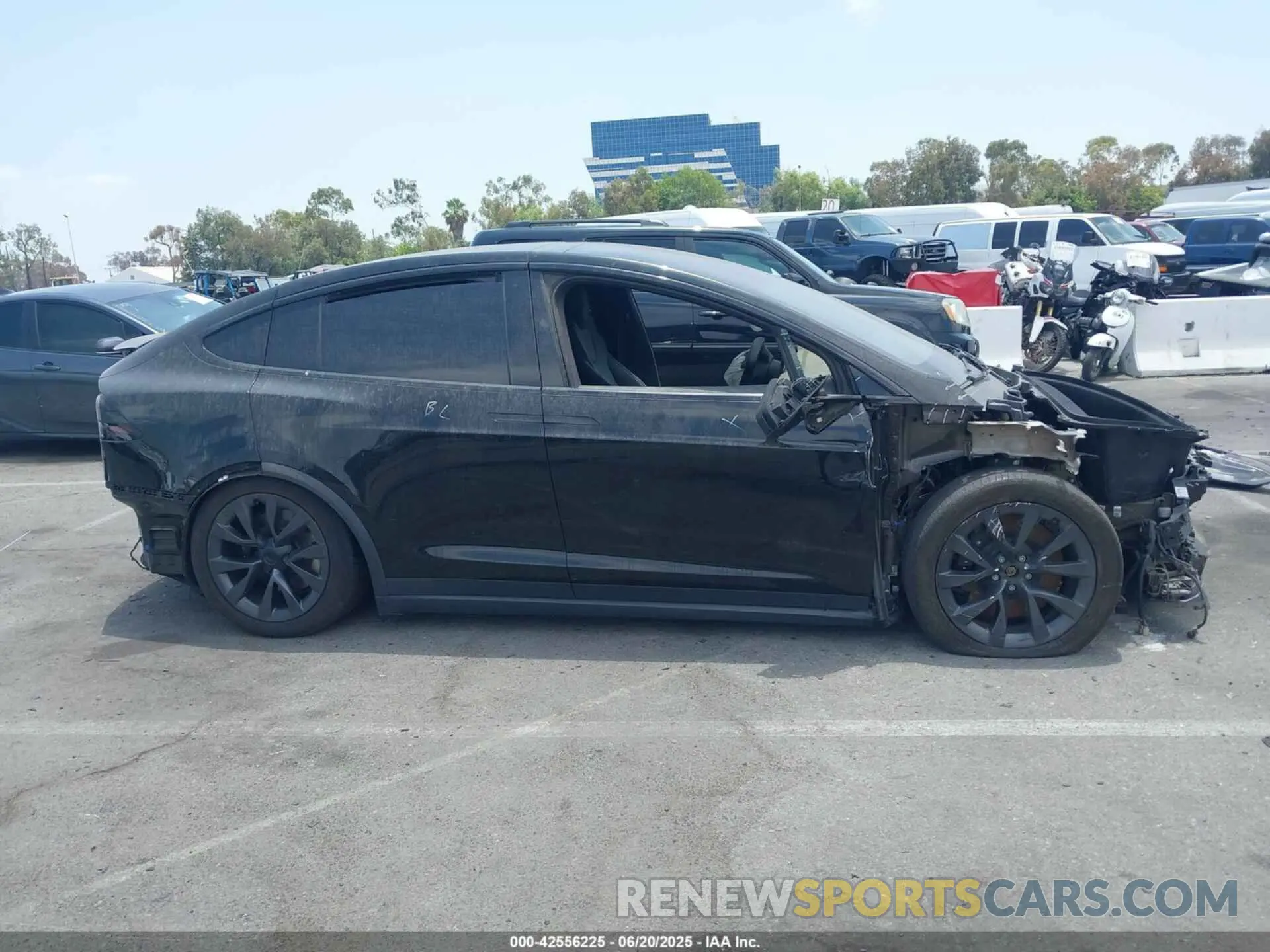 14 Photograph of a damaged car 7SAXCBE59PF395428 TESLA MODEL X 2023