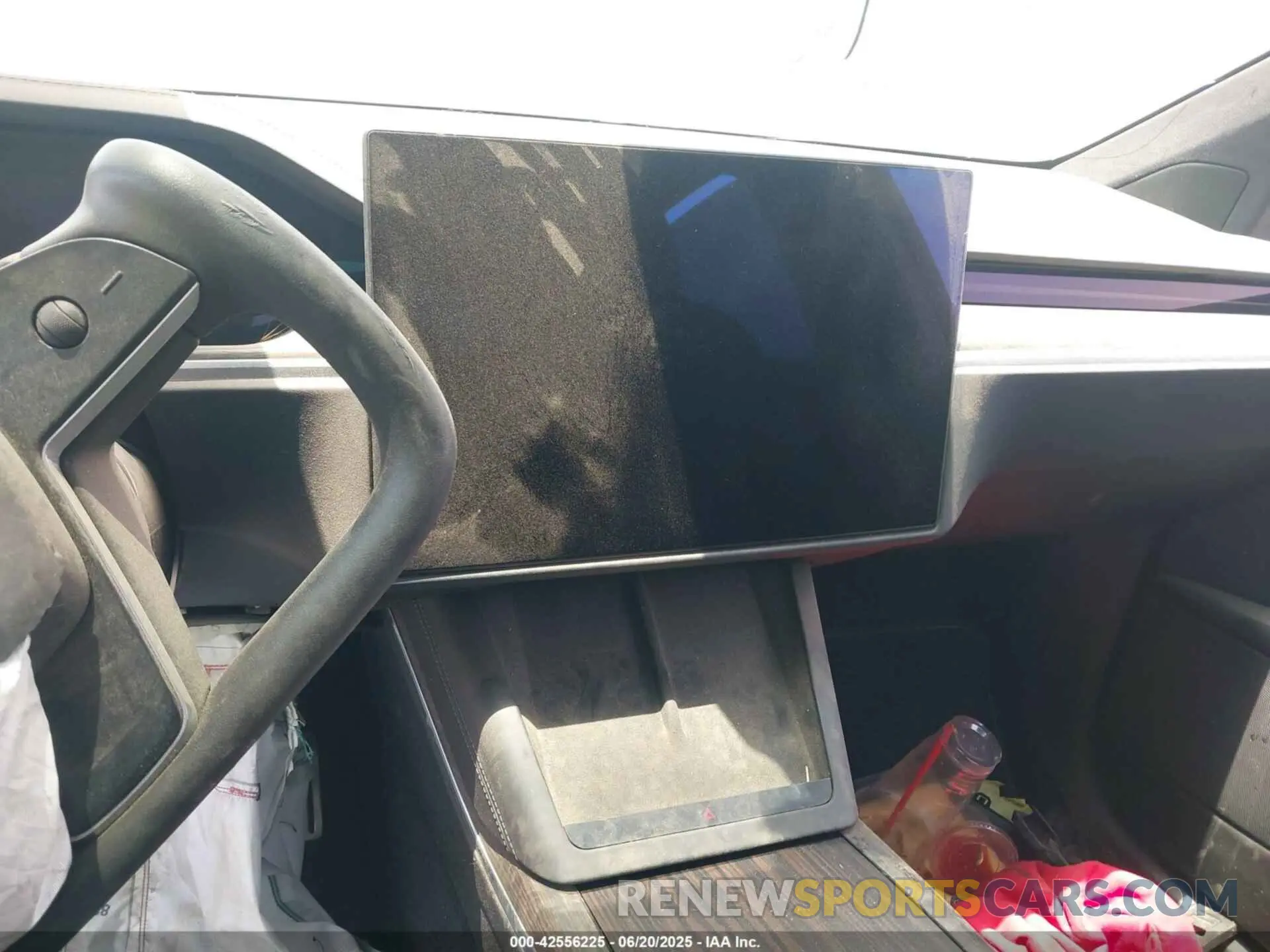 18 Photograph of a damaged car 7SAXCBE59PF395428 TESLA MODEL X 2023