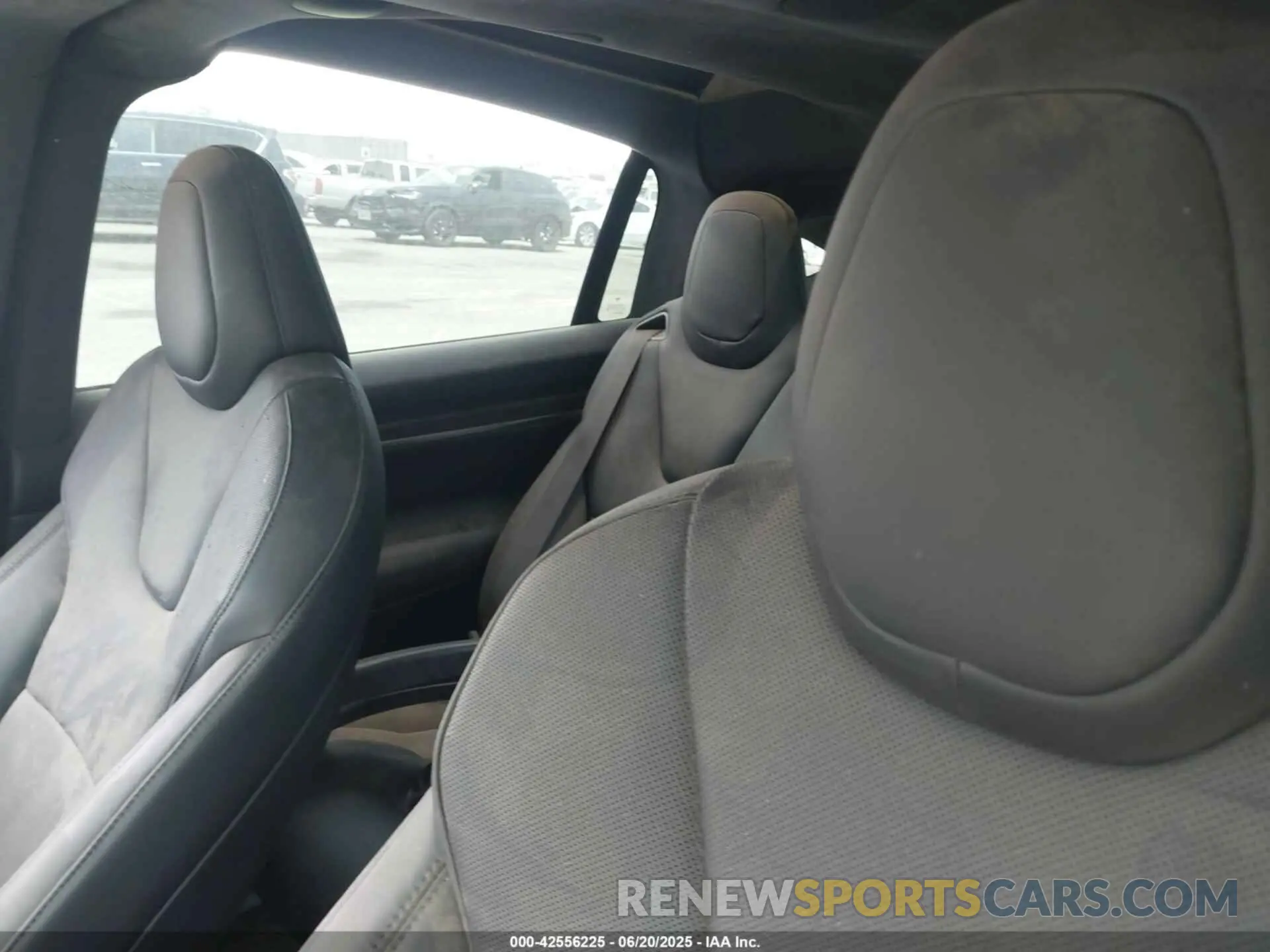 8 Photograph of a damaged car 7SAXCBE59PF395428 TESLA MODEL X 2023