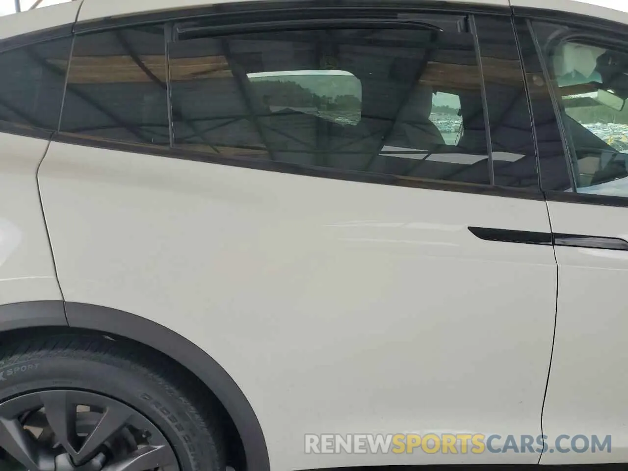 10 Photograph of a damaged car 7SAXCBE5XPF378671 TESLA MODEL X 2023