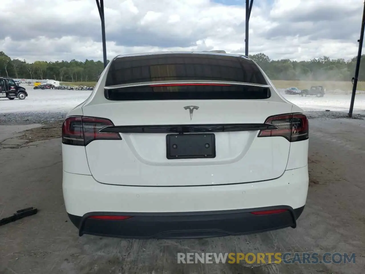 6 Photograph of a damaged car 7SAXCBE5XPF378671 TESLA MODEL X 2023