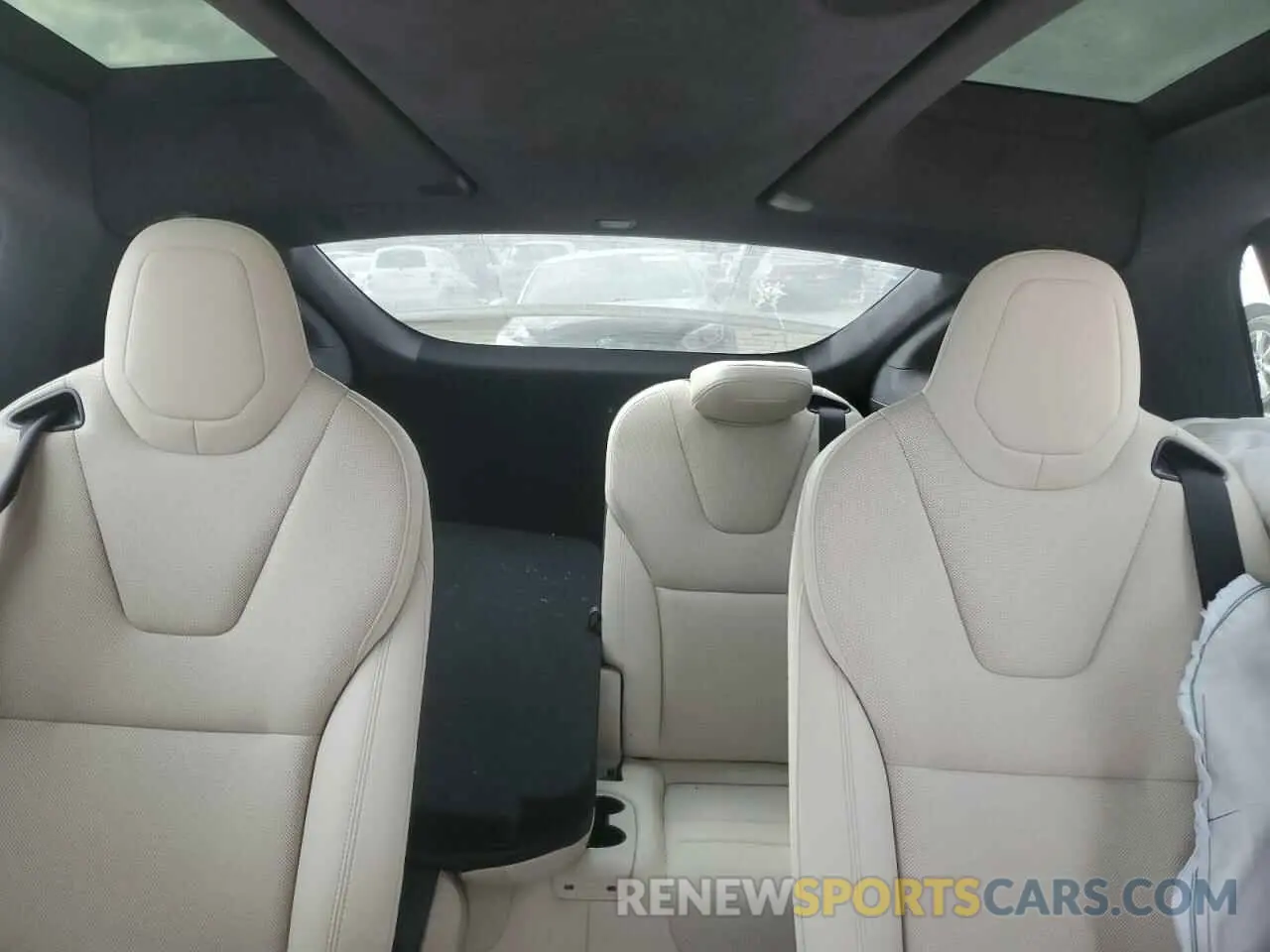 10 Photograph of a damaged car 7SAXCBE5XPF399262 TESLA MODEL X 2023