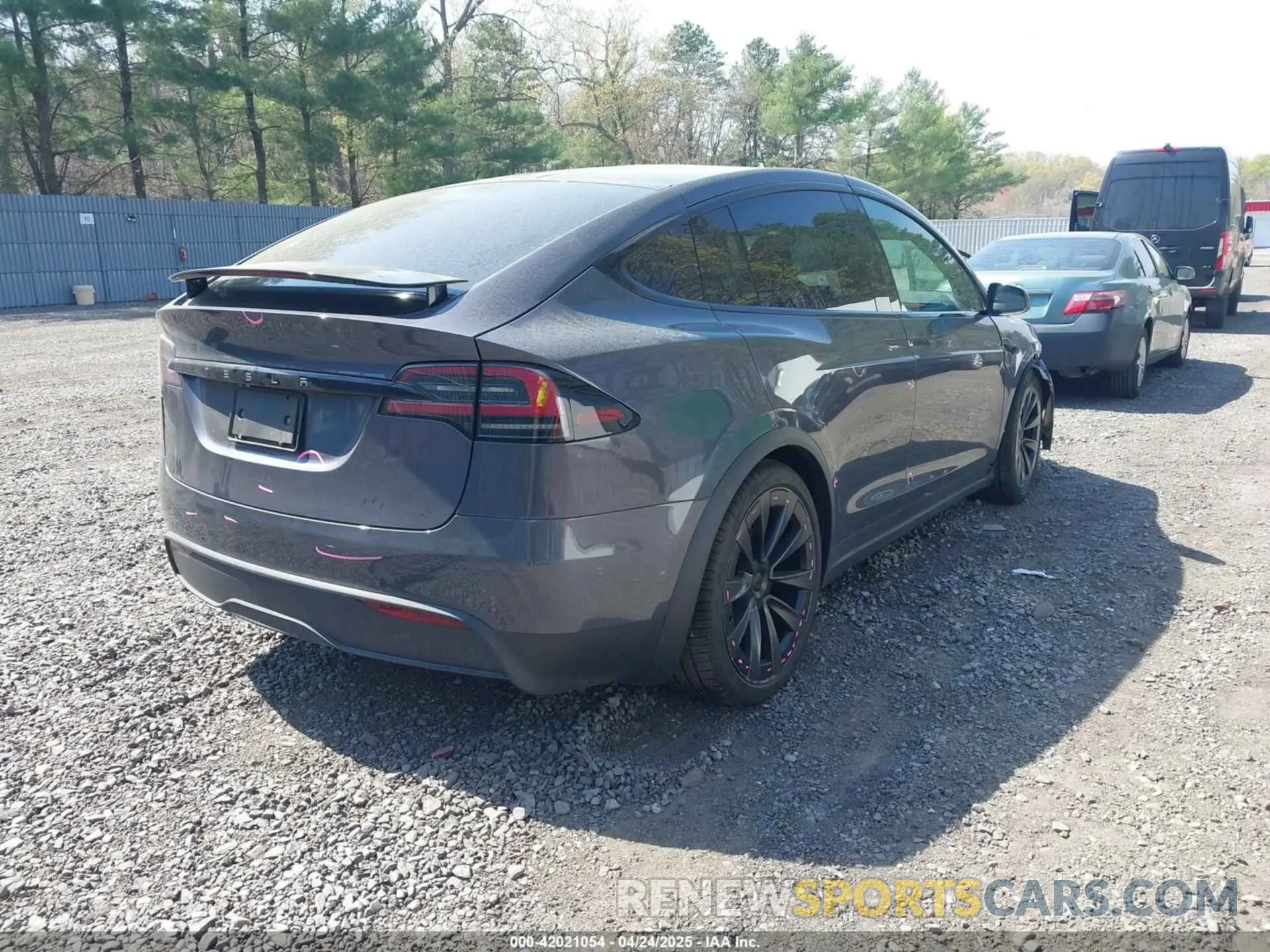 4 Photograph of a damaged car 7SAXCBE5XPF414293 TESLA MODEL X 2023