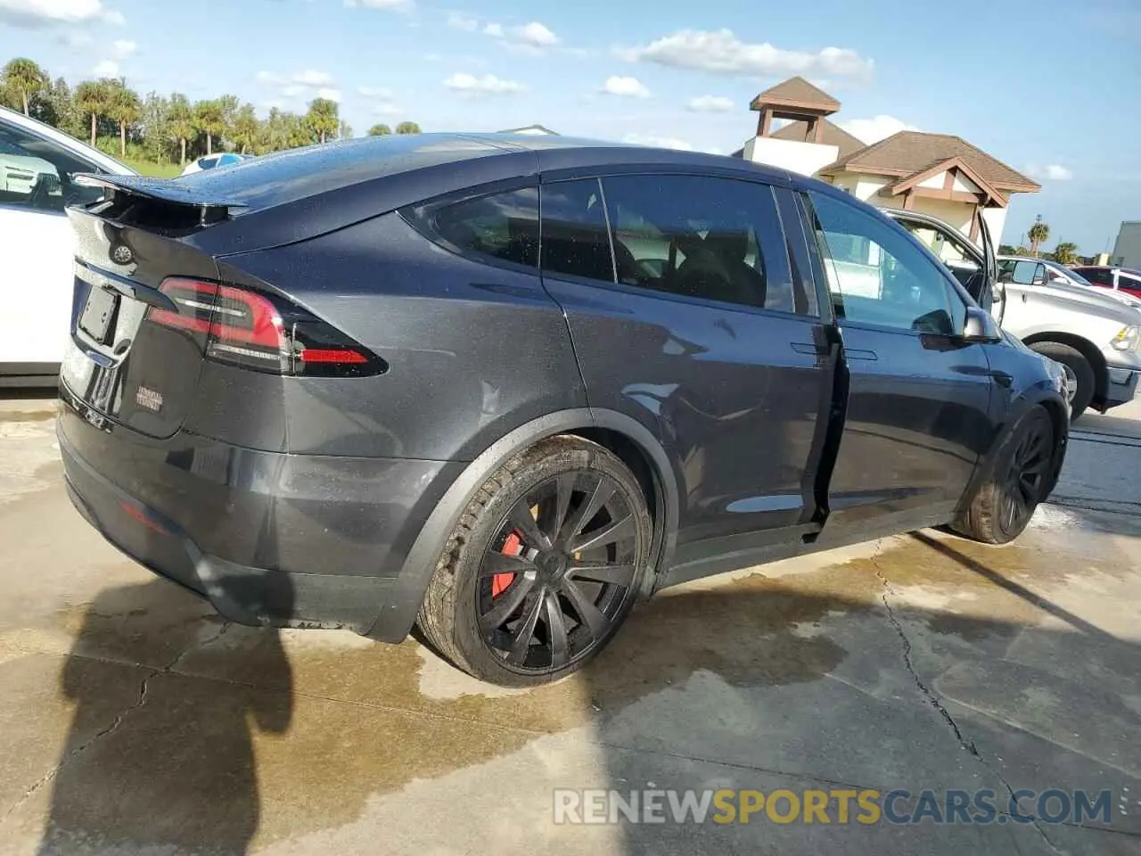 3 Photograph of a damaged car 7SAXCBE60PF423769 TESLA MODEL X 2023
