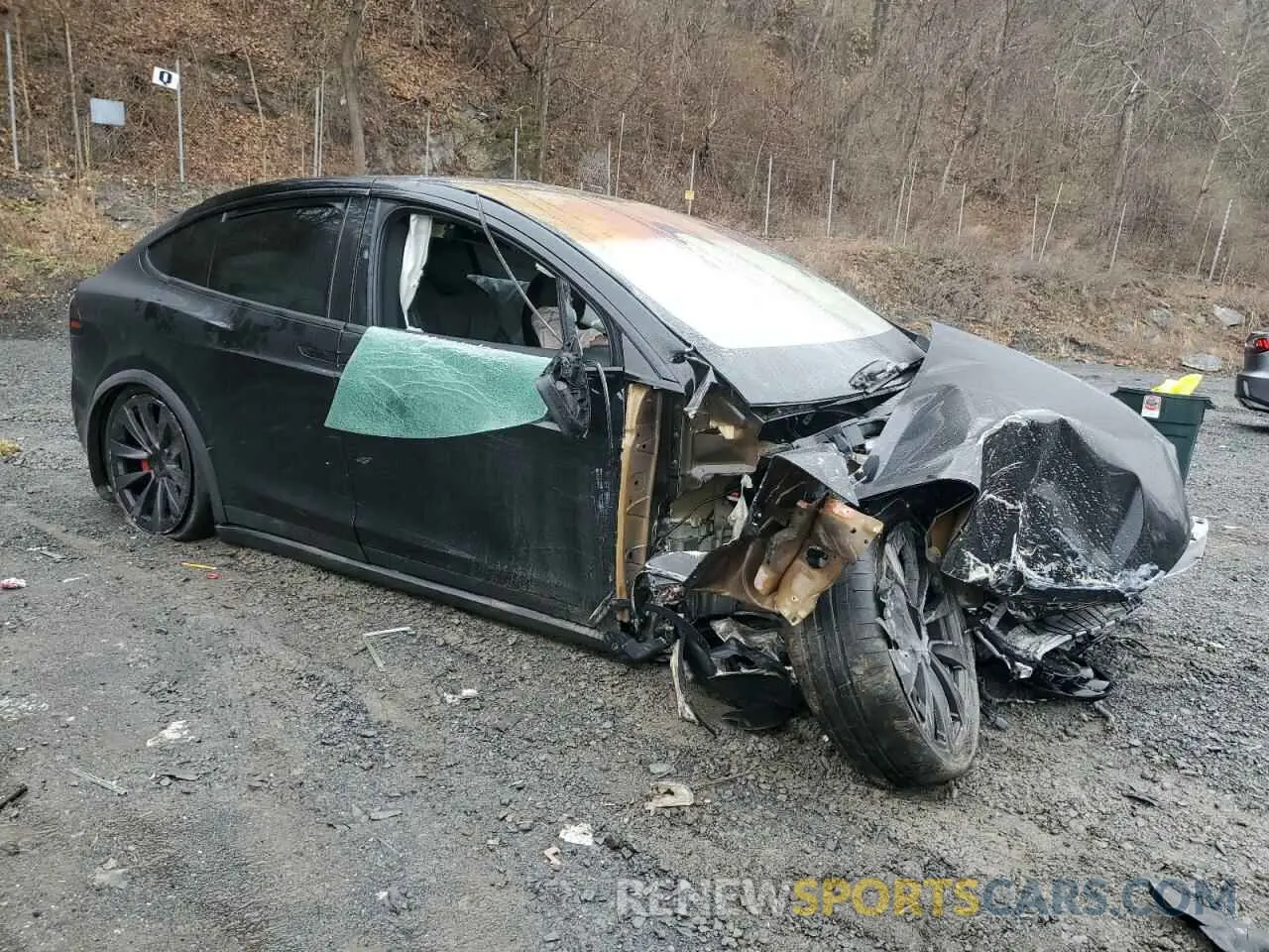 4 Photograph of a damaged car 7SAXCBE62PF407993 TESLA MODEL X 2023