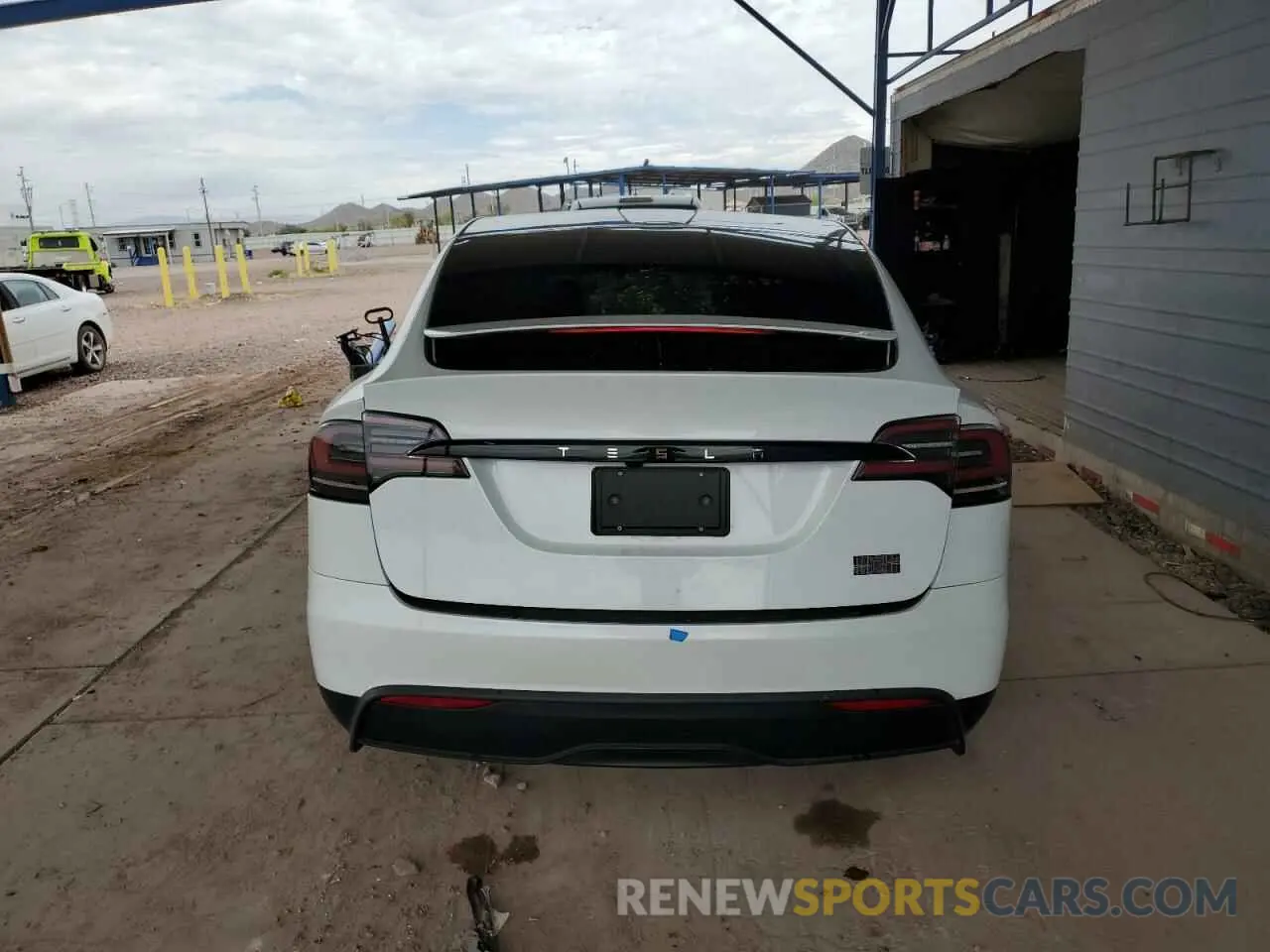6 Photograph of a damaged car 7SAXCBE64PF405369 TESLA MODEL X 2023