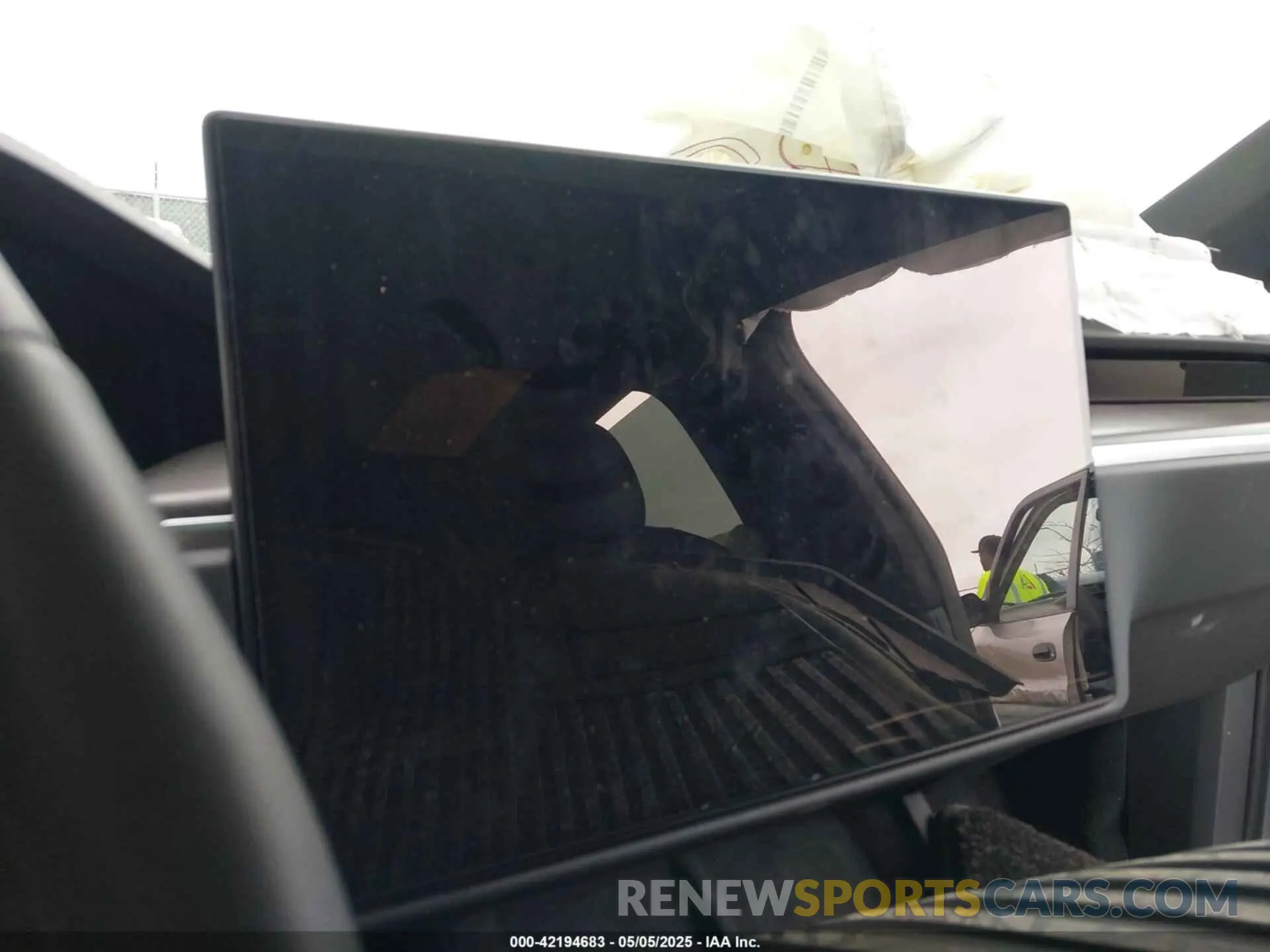 18 Photograph of a damaged car 7SAXCBE65PF400262 TESLA MODEL X 2023