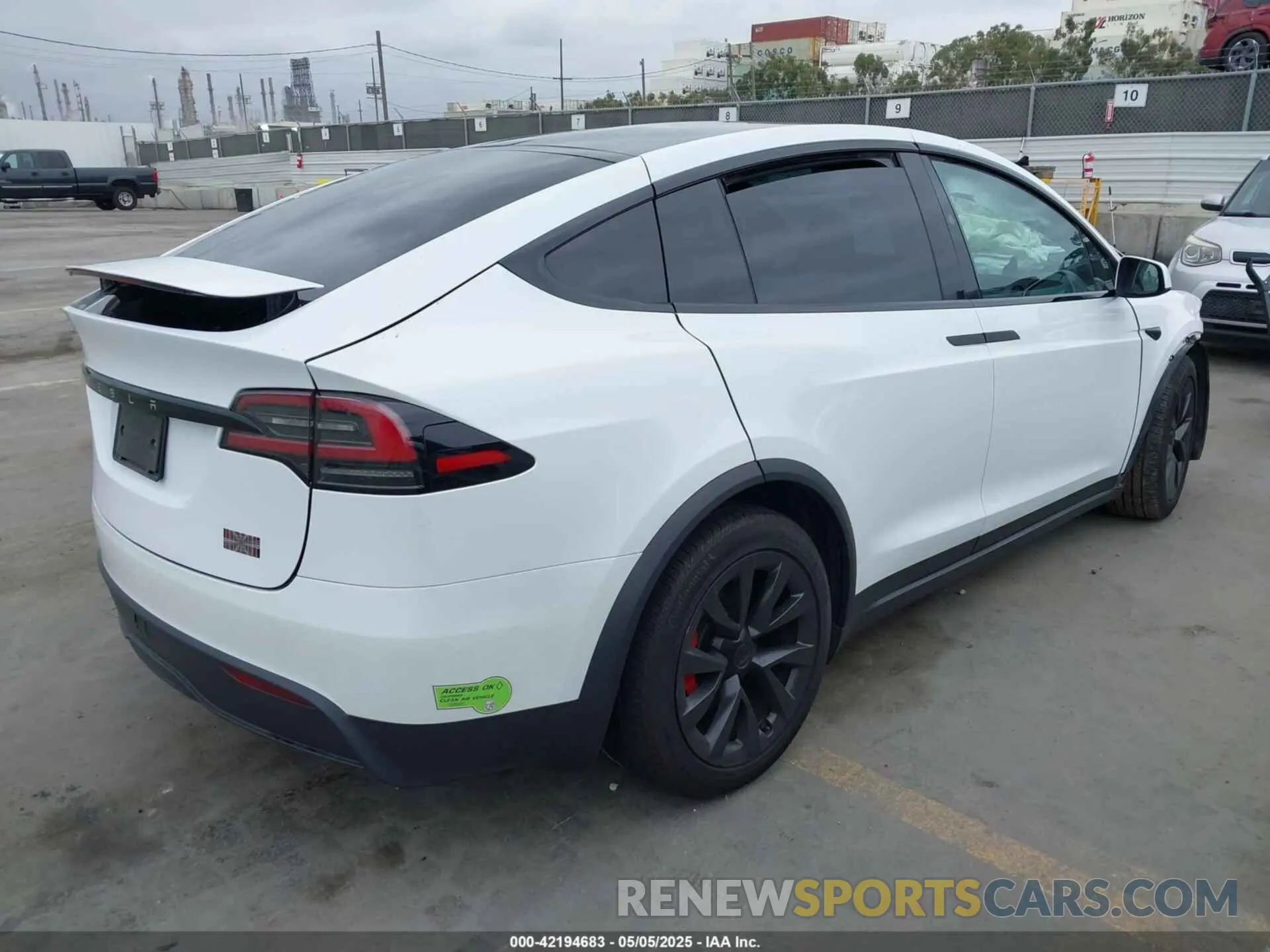 4 Photograph of a damaged car 7SAXCBE65PF400262 TESLA MODEL X 2023