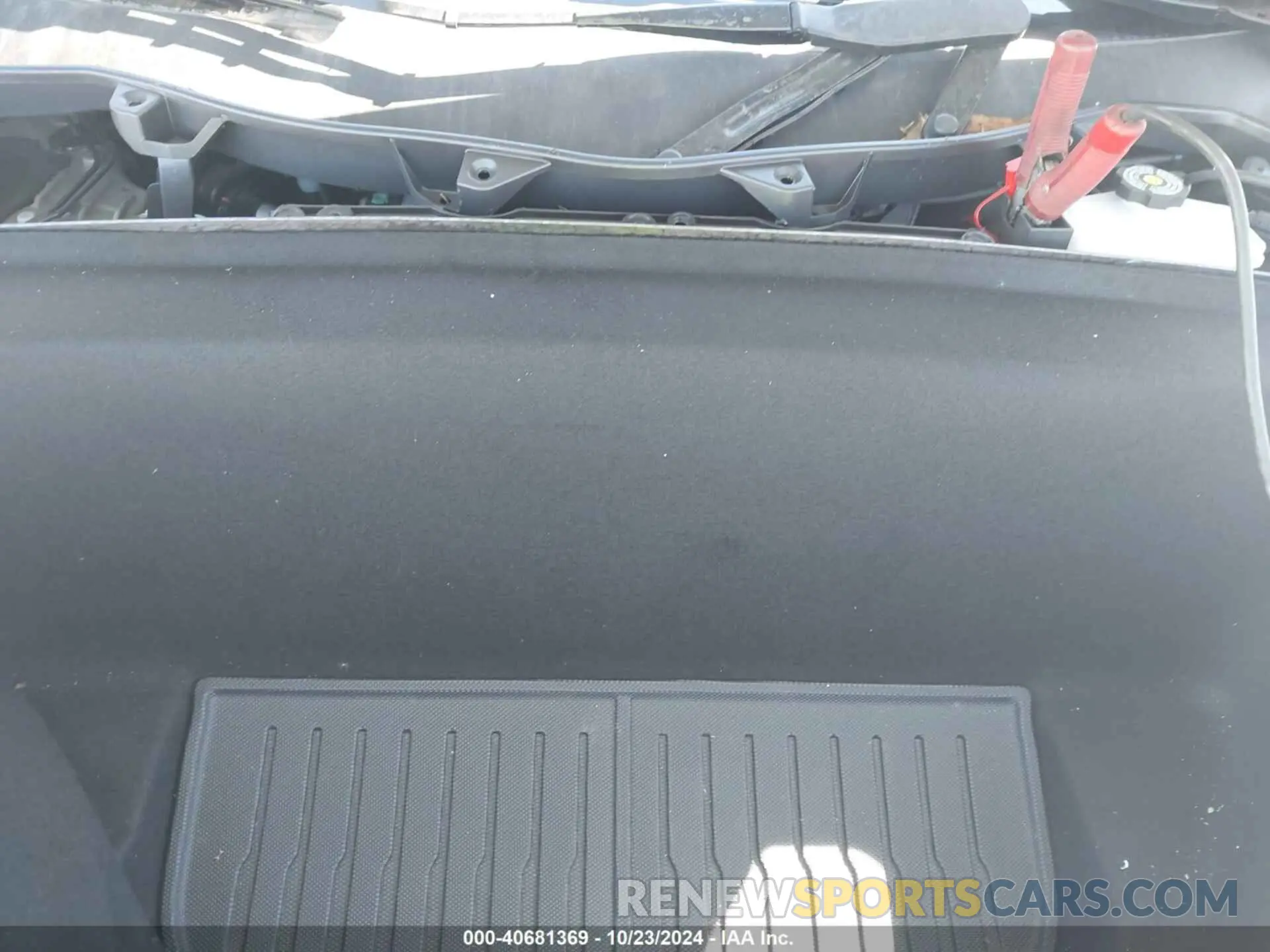 10 Photograph of a damaged car 7SAXCBE69PF410115 TESLA MODEL X 2023