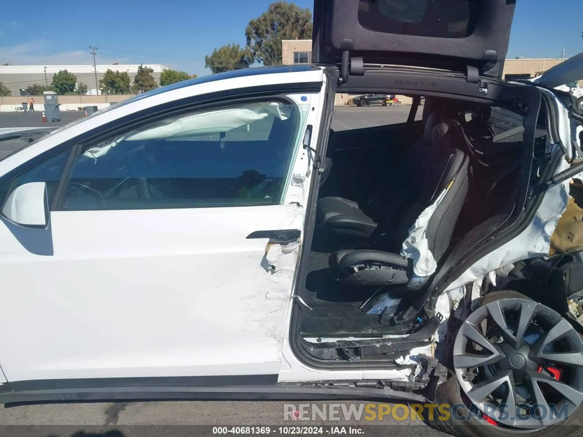 14 Photograph of a damaged car 7SAXCBE69PF410115 TESLA MODEL X 2023